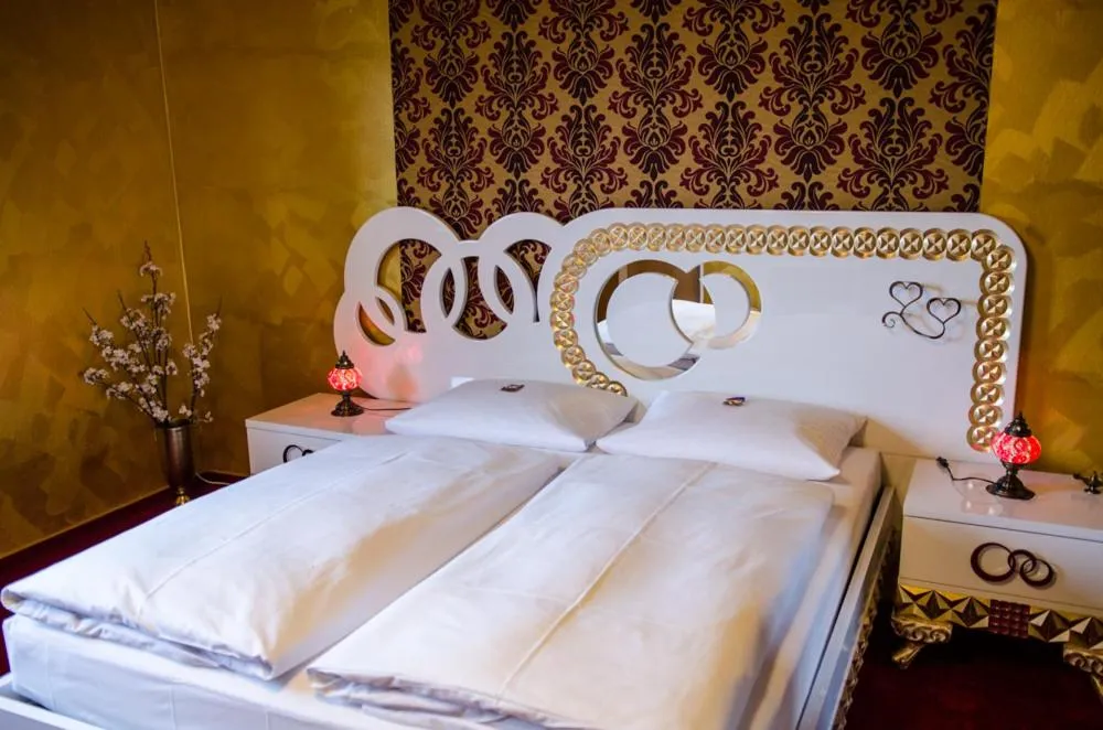 Bed in Hotel Rosenhof