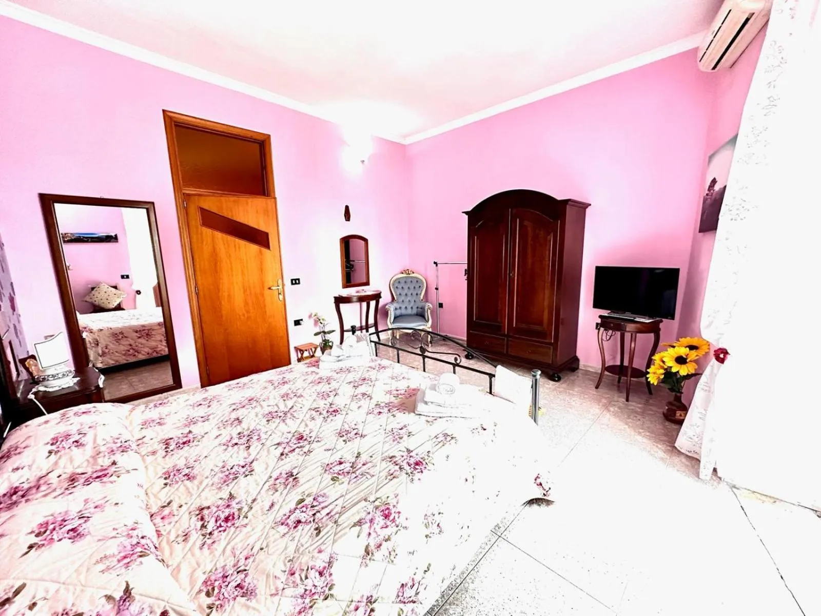 Family Room with Balcony - single occupancy in B&B La Tana dell'Orso