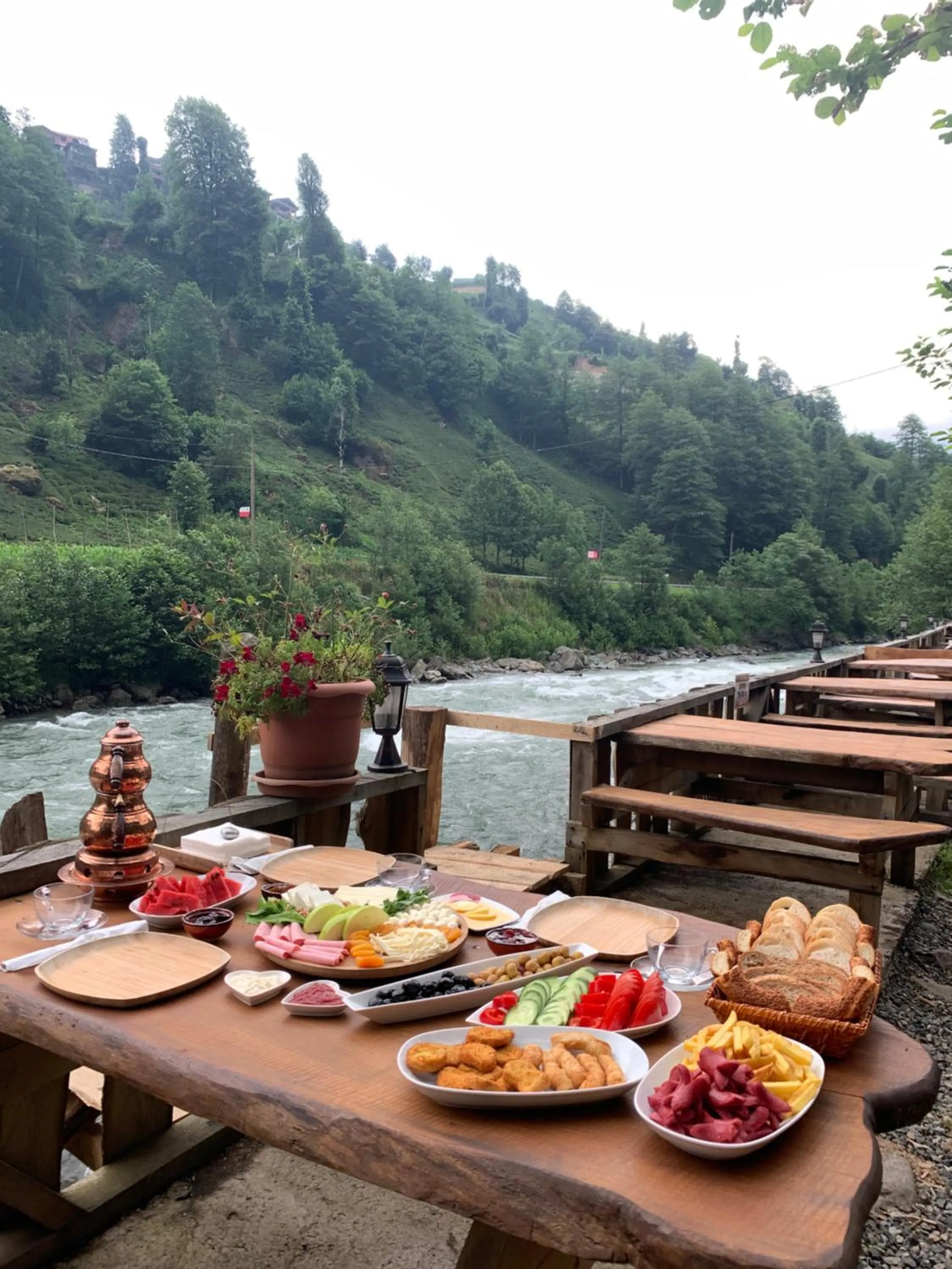 Breakfast in Tanura Bungalows