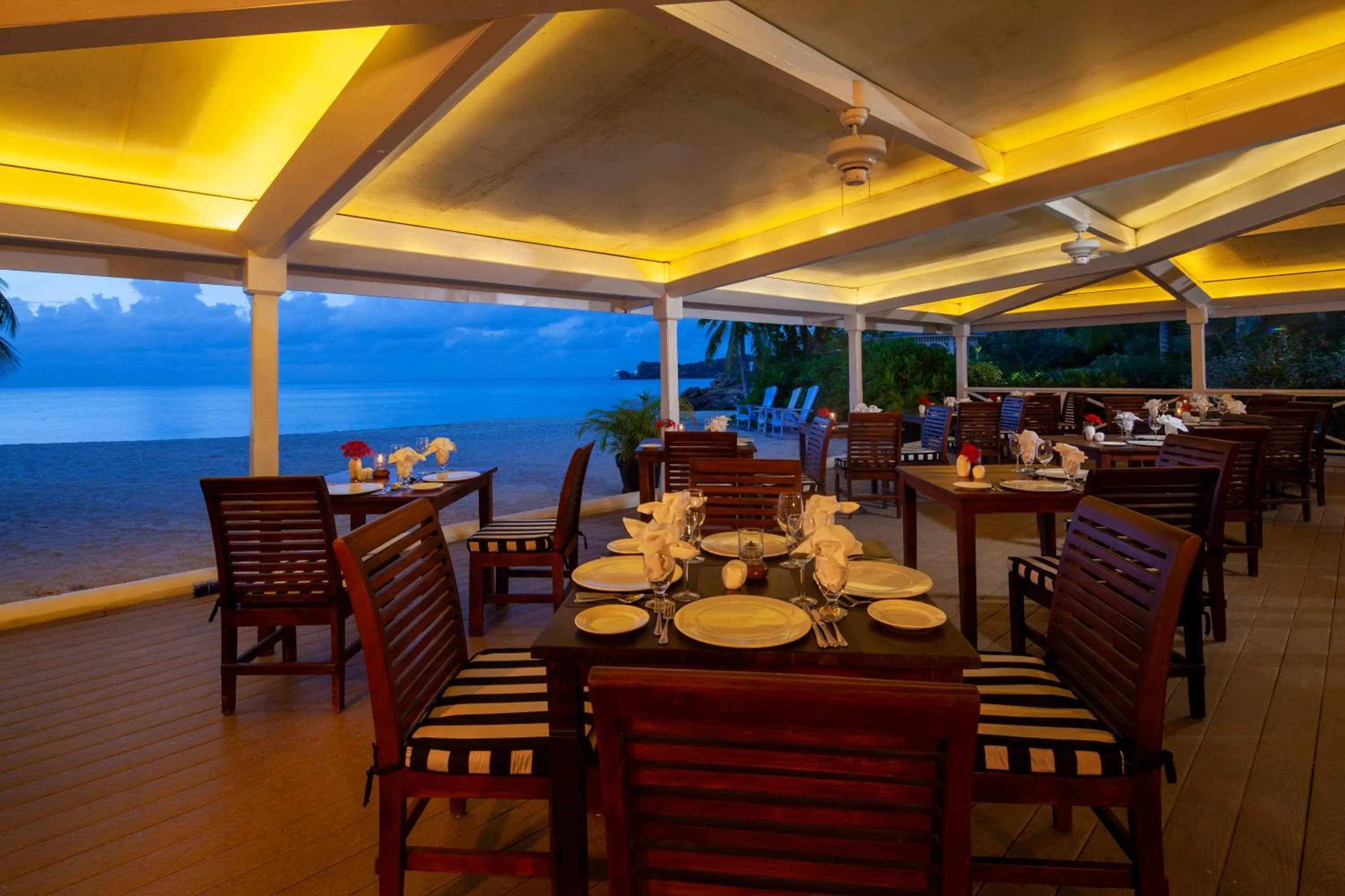 Restaurant/places to eat in Galley Bay Resort & Spa
