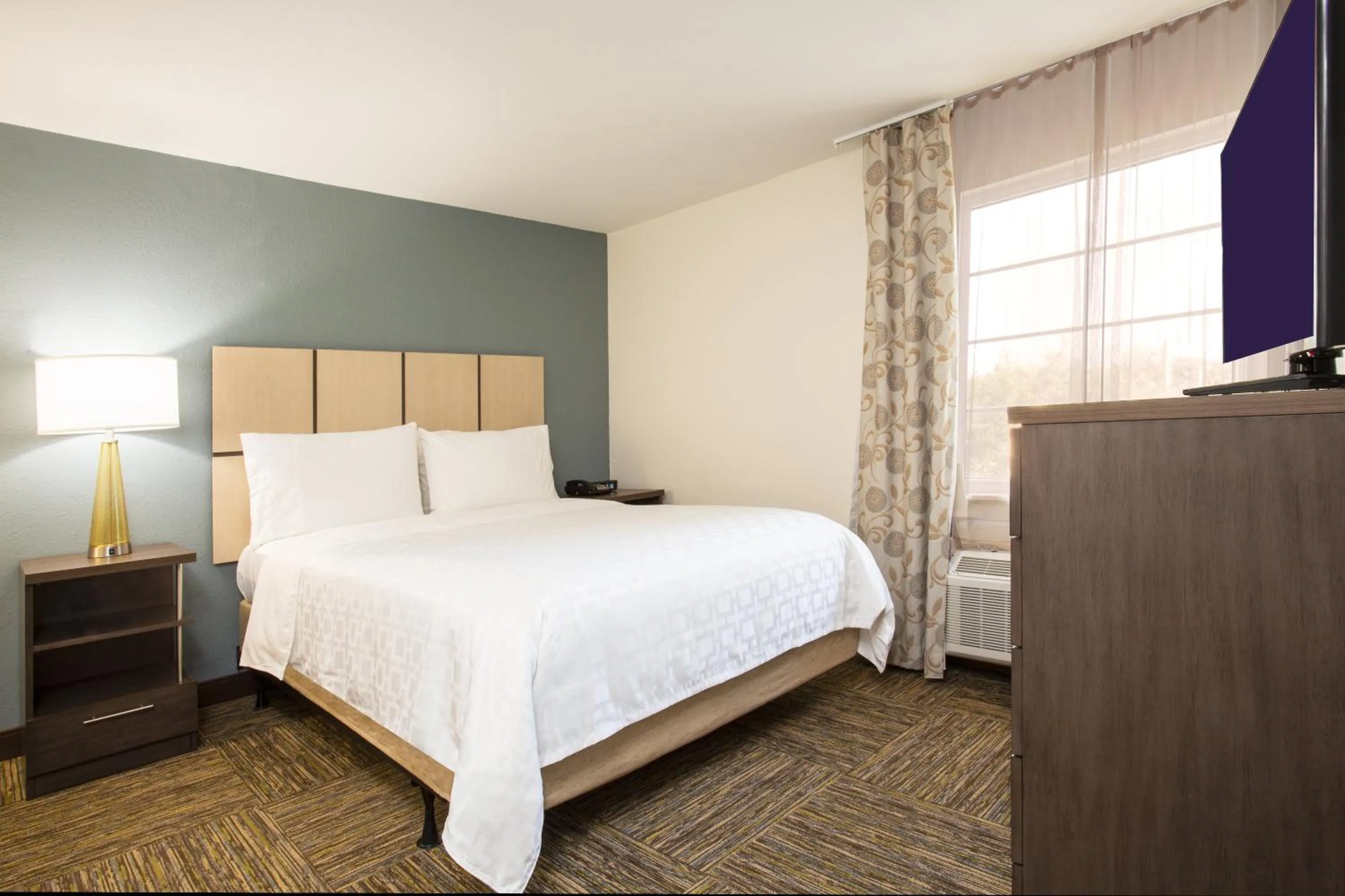 Bedroom, Bed in Candlewood Suites Fort Lauderdale Airport-Cruise by IHG