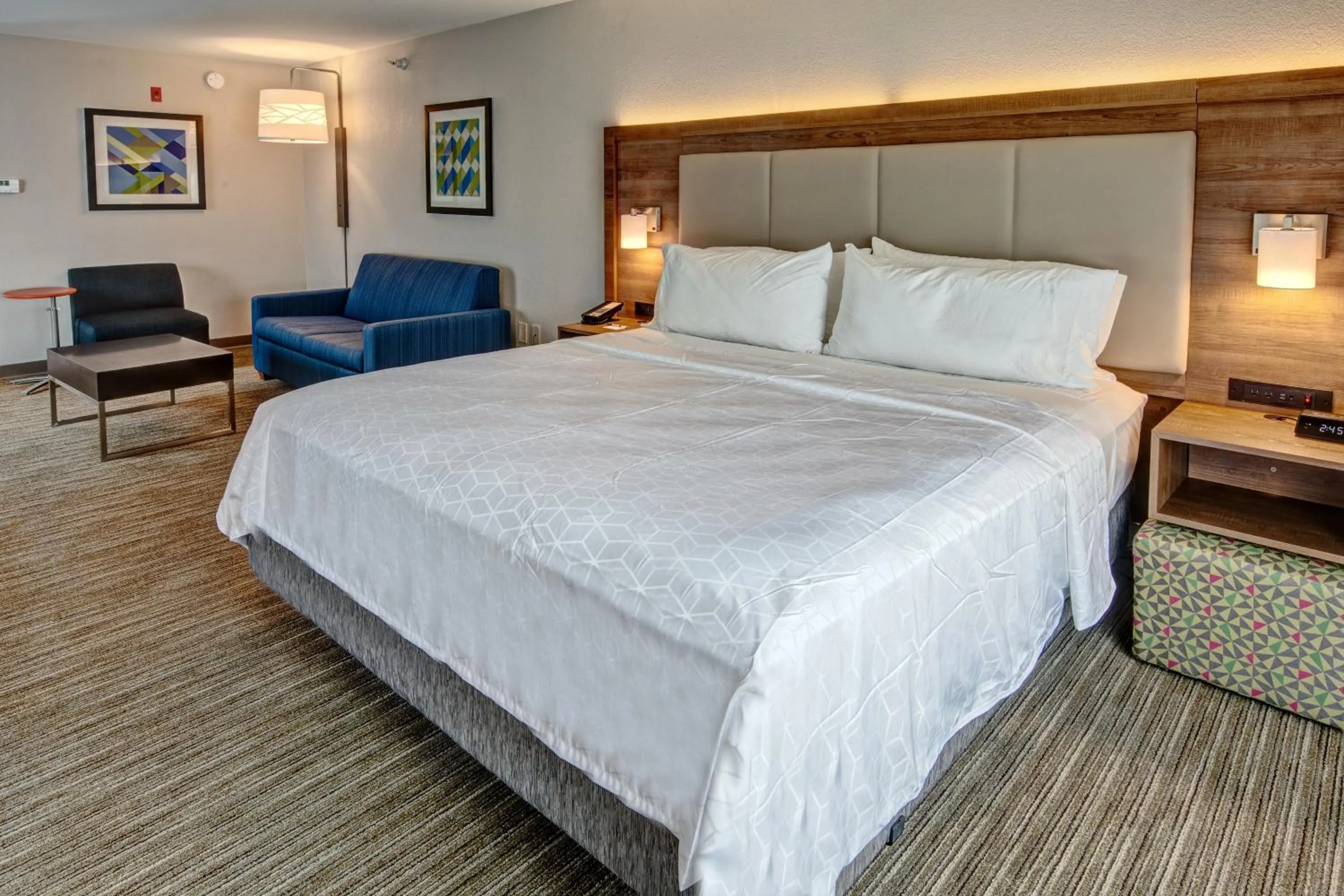 Photo of the whole room, Bed in Holiday Inn Express Hotel & Suites Memphis Southwind by IHG