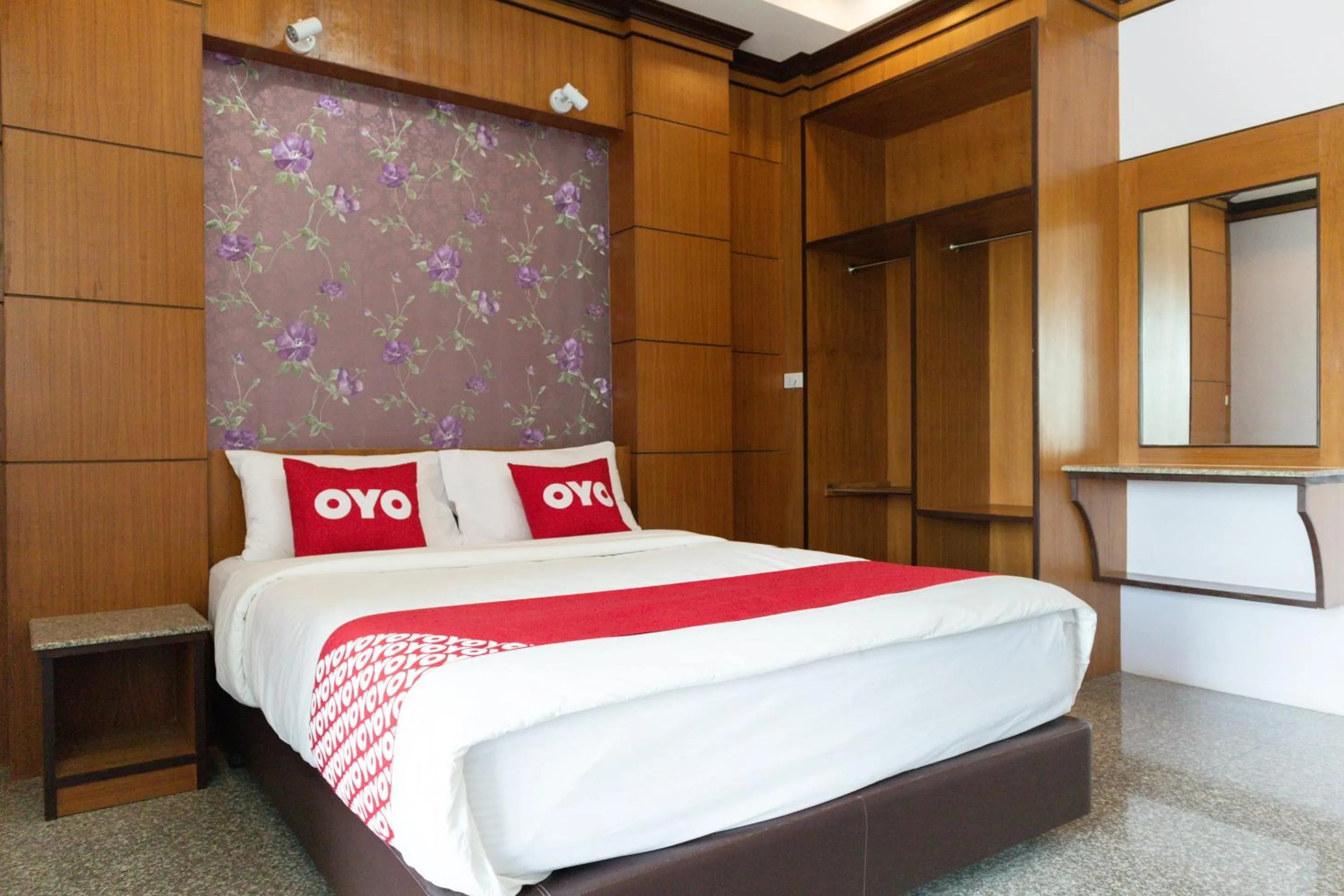 Bedroom in Sabai Palace