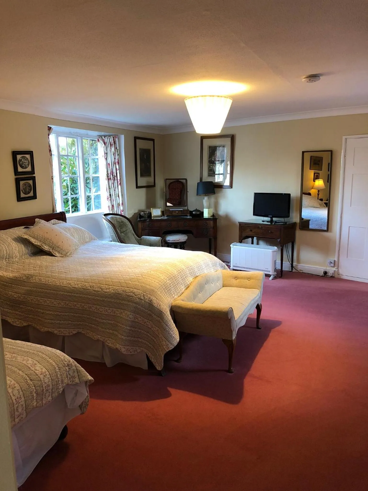 Bedroom, Bed in Church Hill Farm