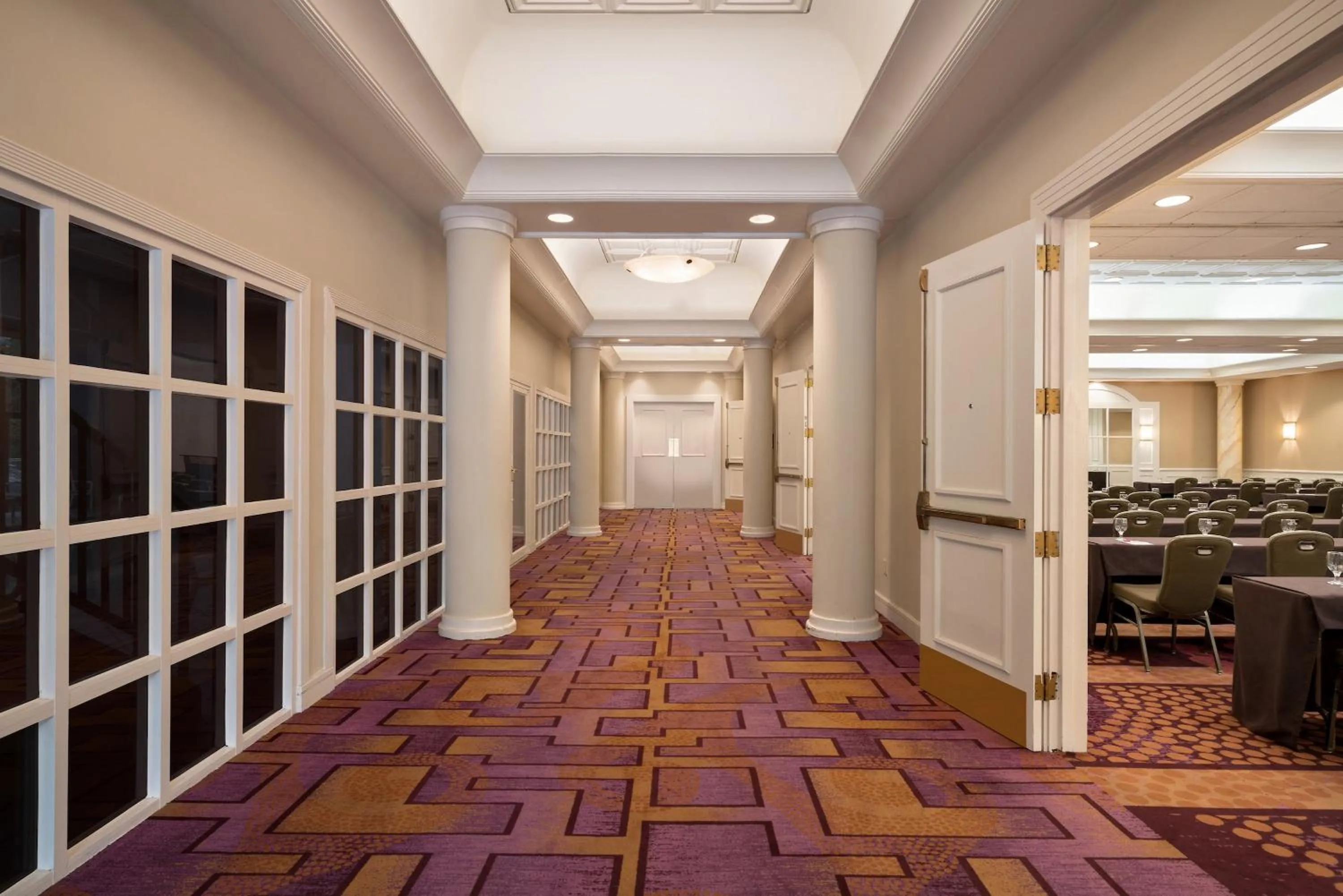 Meeting/conference room in Crowne Plaza Englewood by IHG