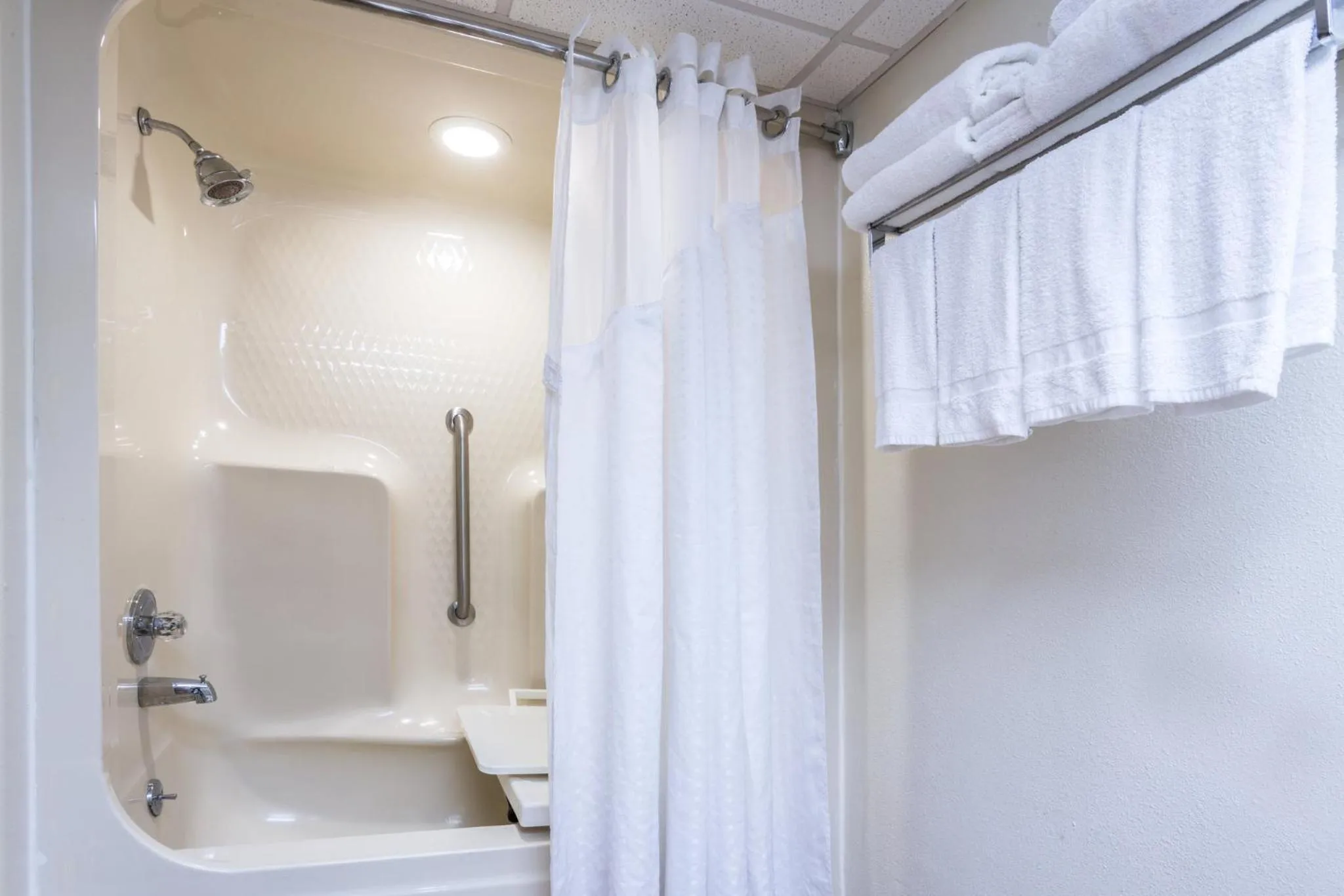 Photo of the whole room in Holiday Inn Resort Panama City Beach by IHG