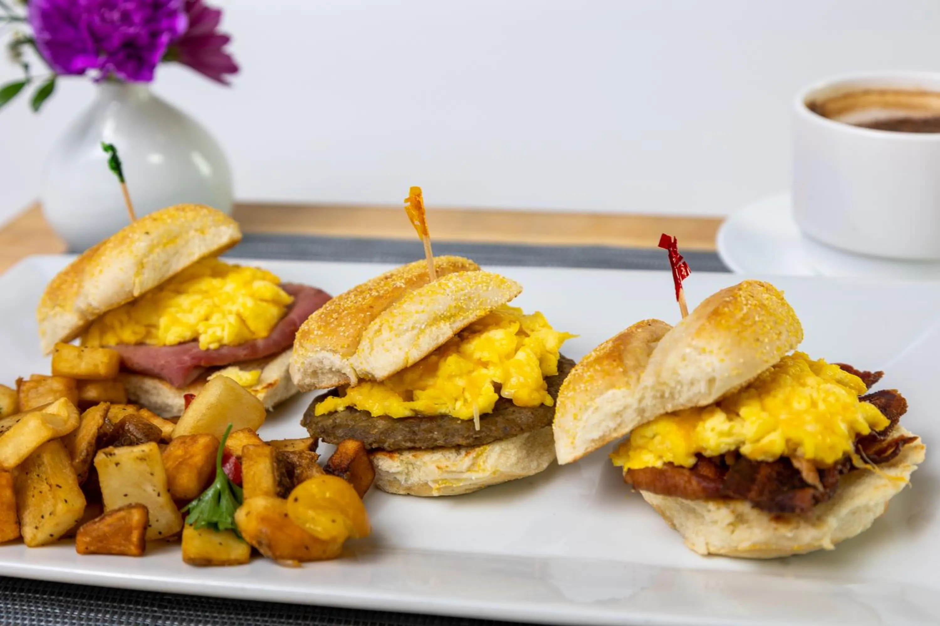 Restaurant/places to eat in Holiday Inn Resort Panama City Beach by IHG