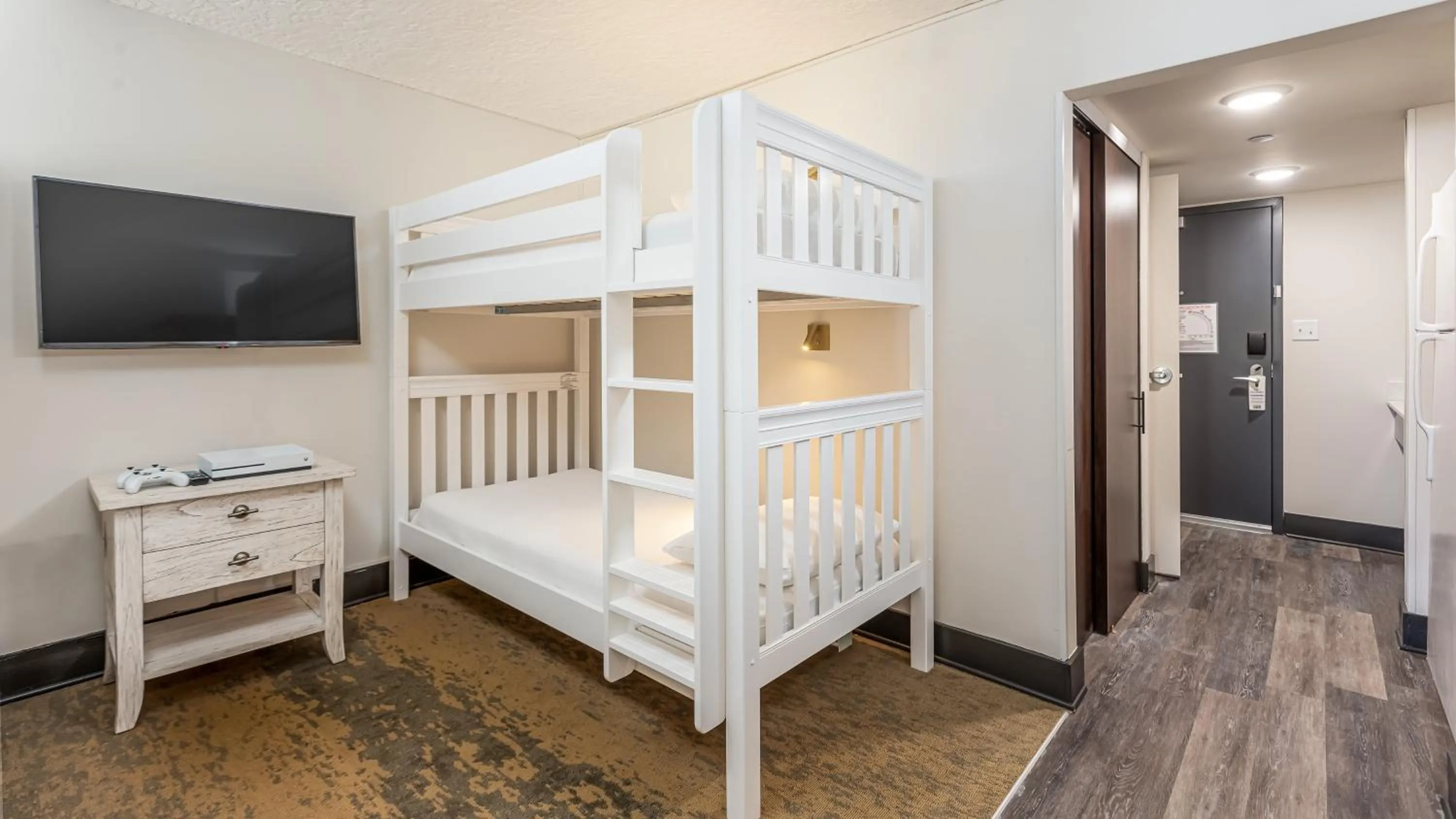 Photo of the whole room, Bed in Holiday Inn Resort Panama City Beach by IHG