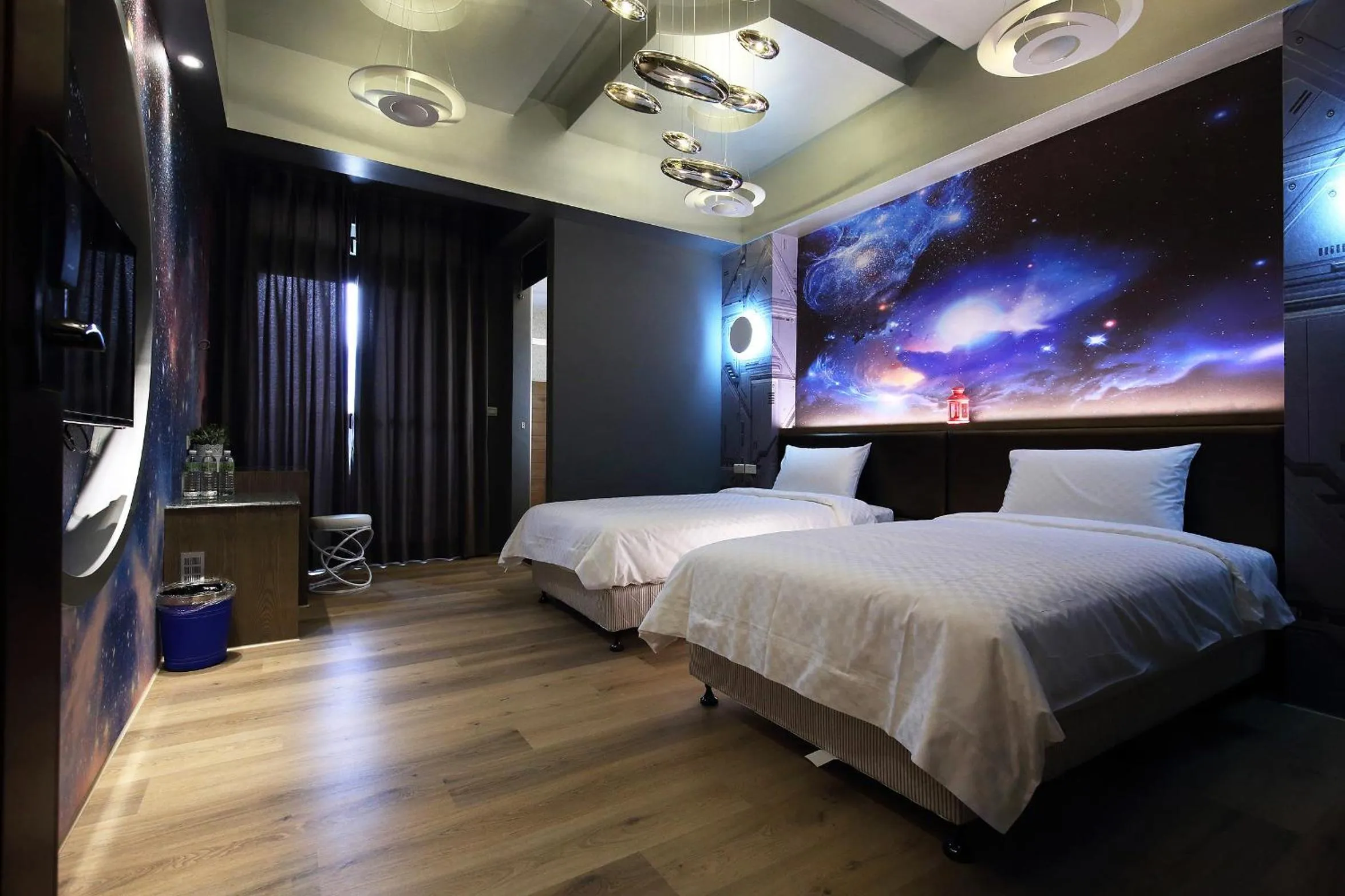 bunk bed, Bed in Buckingham Palace B&B