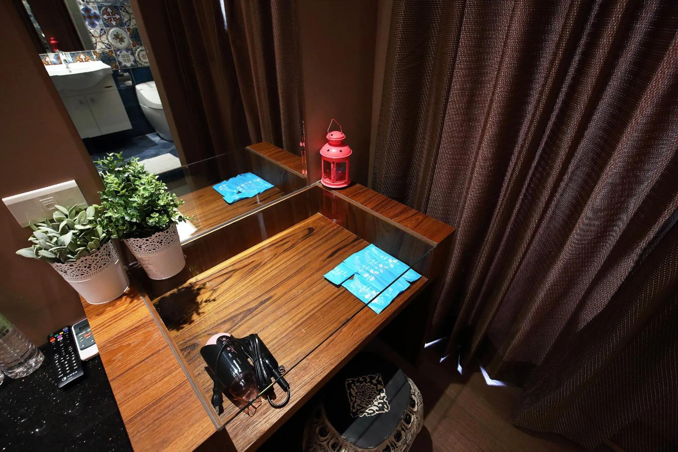 Decorative detail in Buckingham Palace B&B