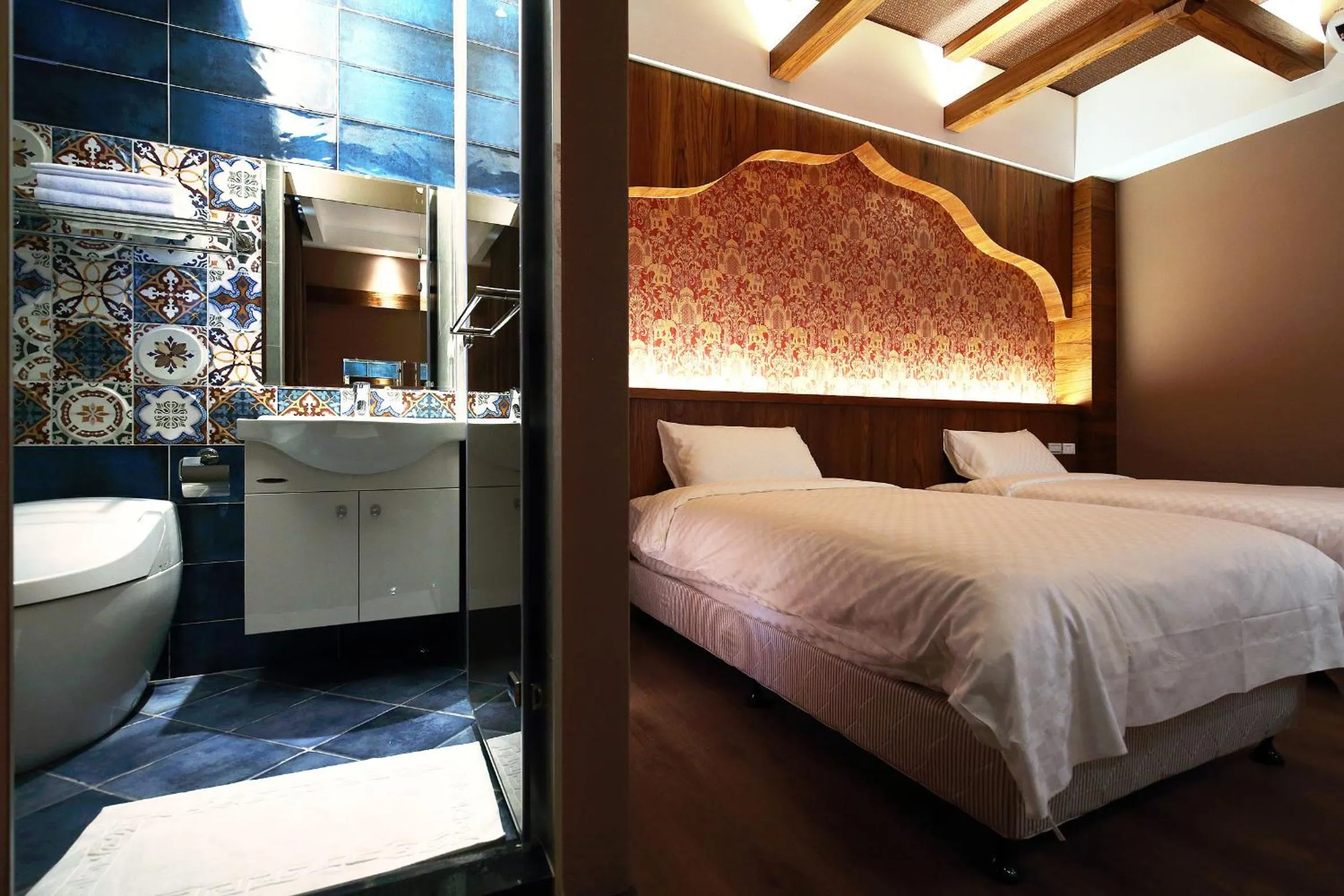 bunk bed, Bed in Buckingham Palace B&B