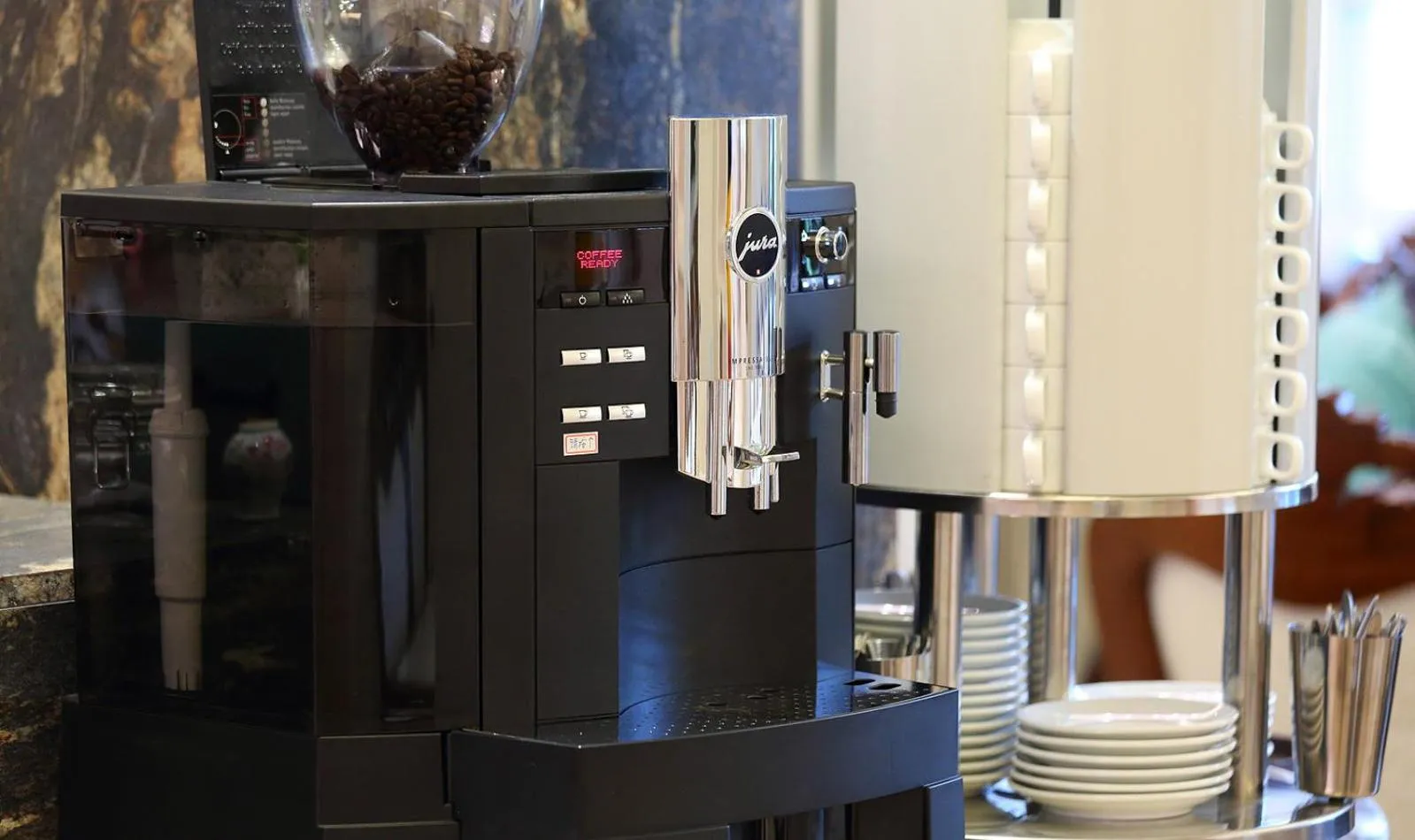 Buffet breakfast in Buckingham Palace B&B