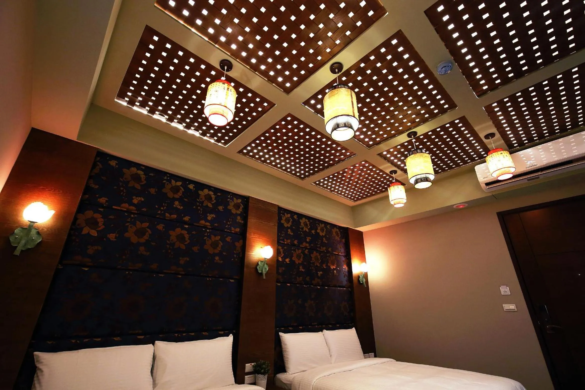 bunk bed, Bed in Buckingham Palace B&B