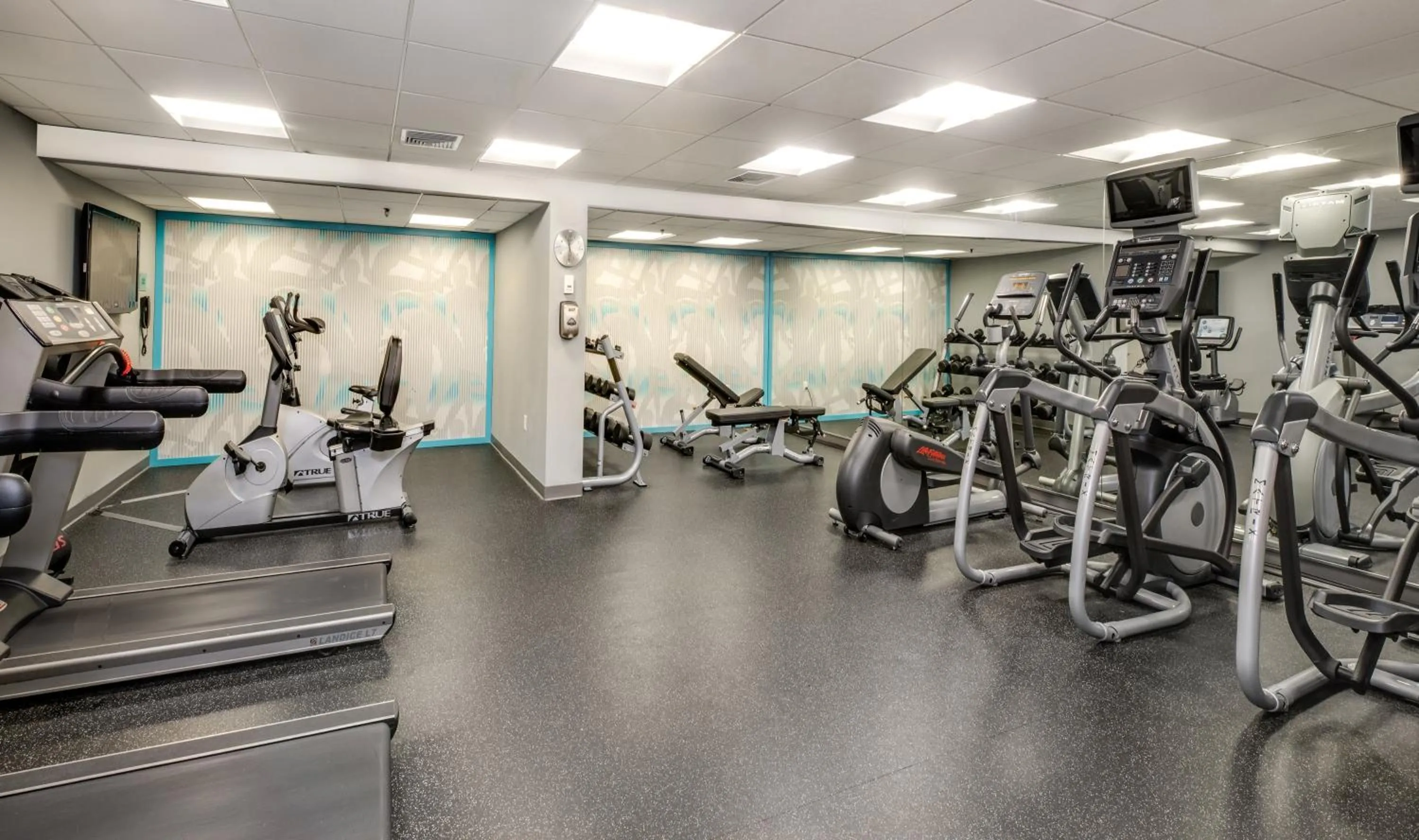 Fitness centre/facilities in Crowne Plaza Suffern-Mahwah by IHG