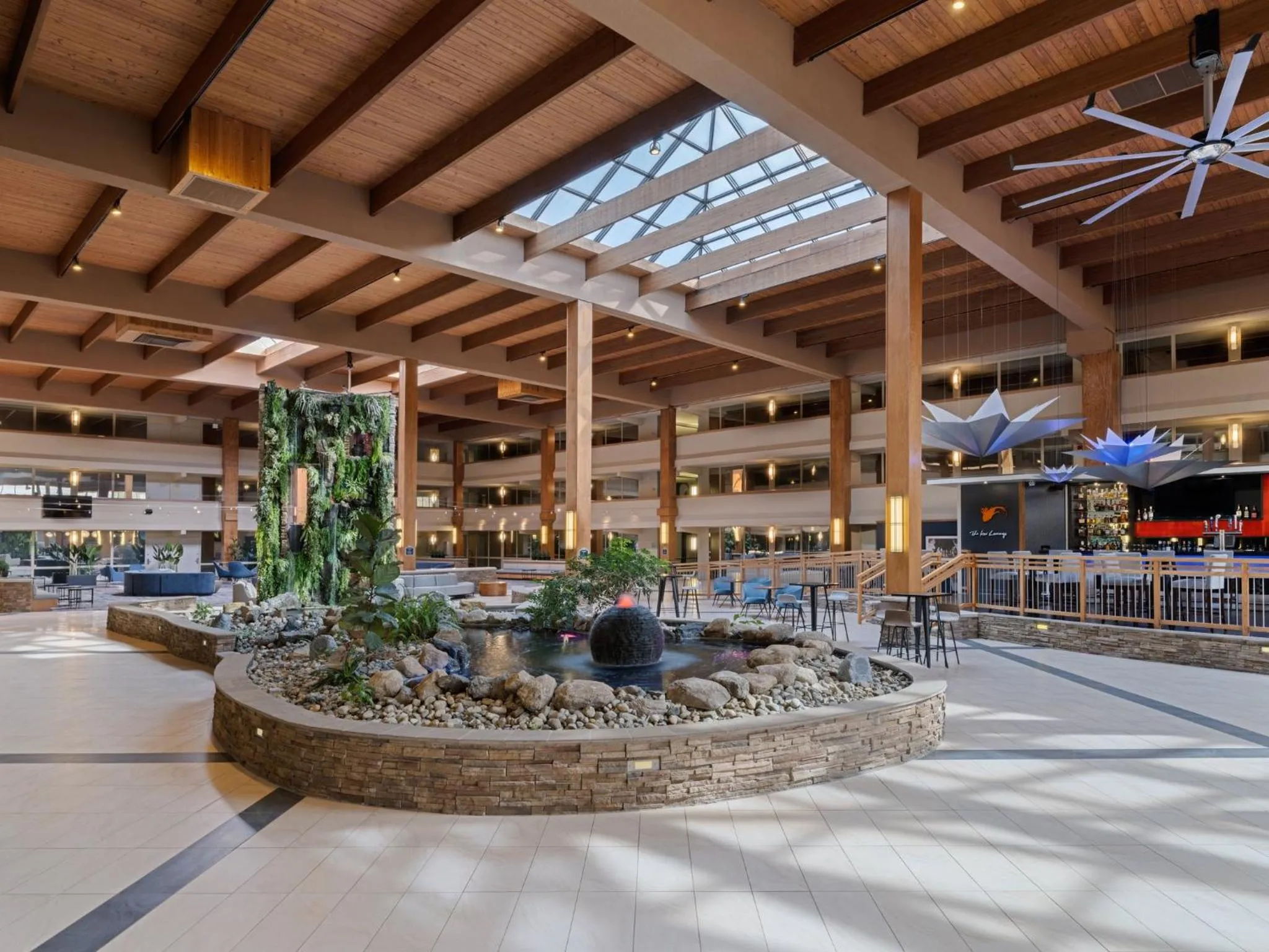 Lobby or reception in Crowne Plaza Suffern-Mahwah by IHG