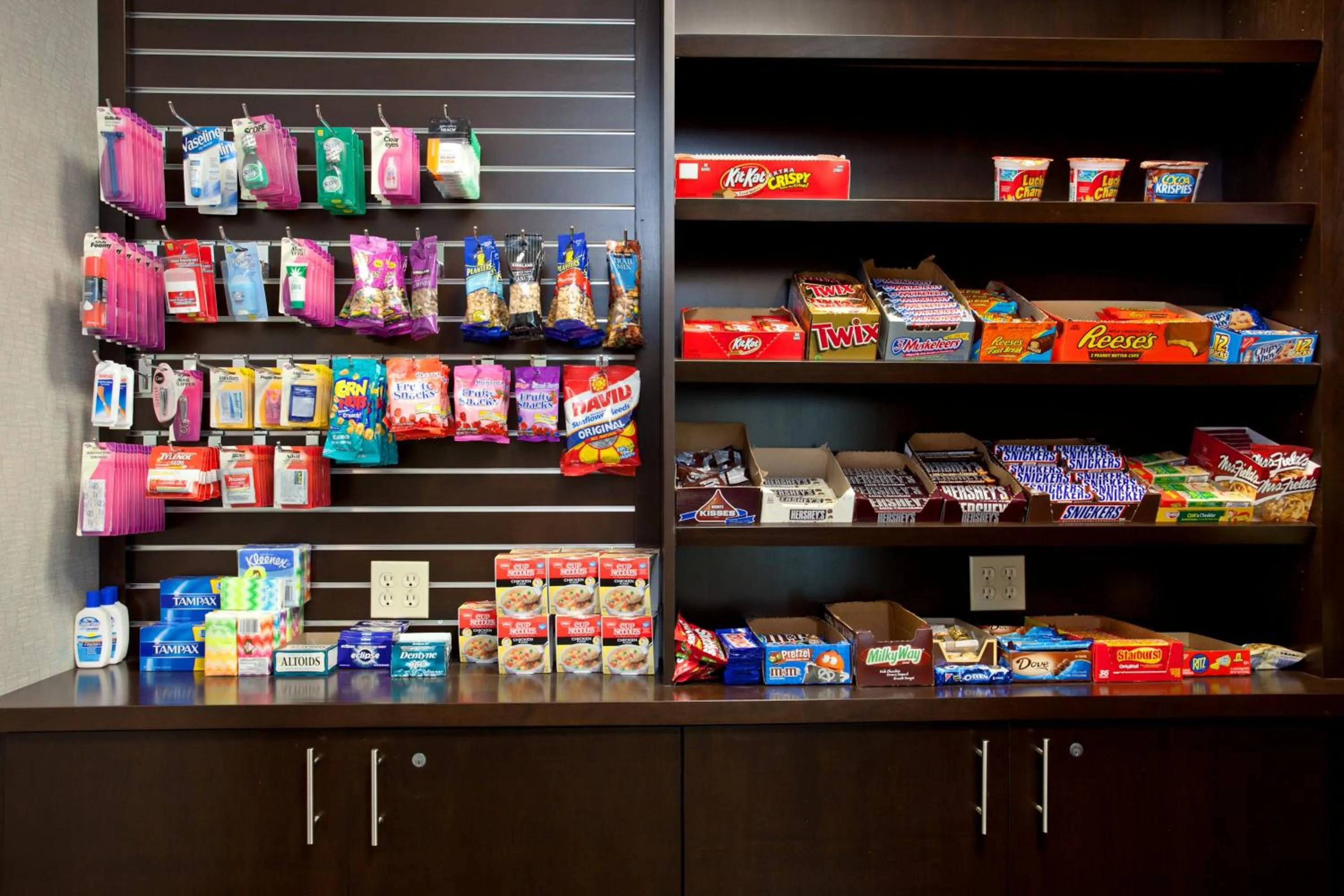 Lobby or reception in Holiday Inn Express Hotel & Suites Hermosa Beach by IHG