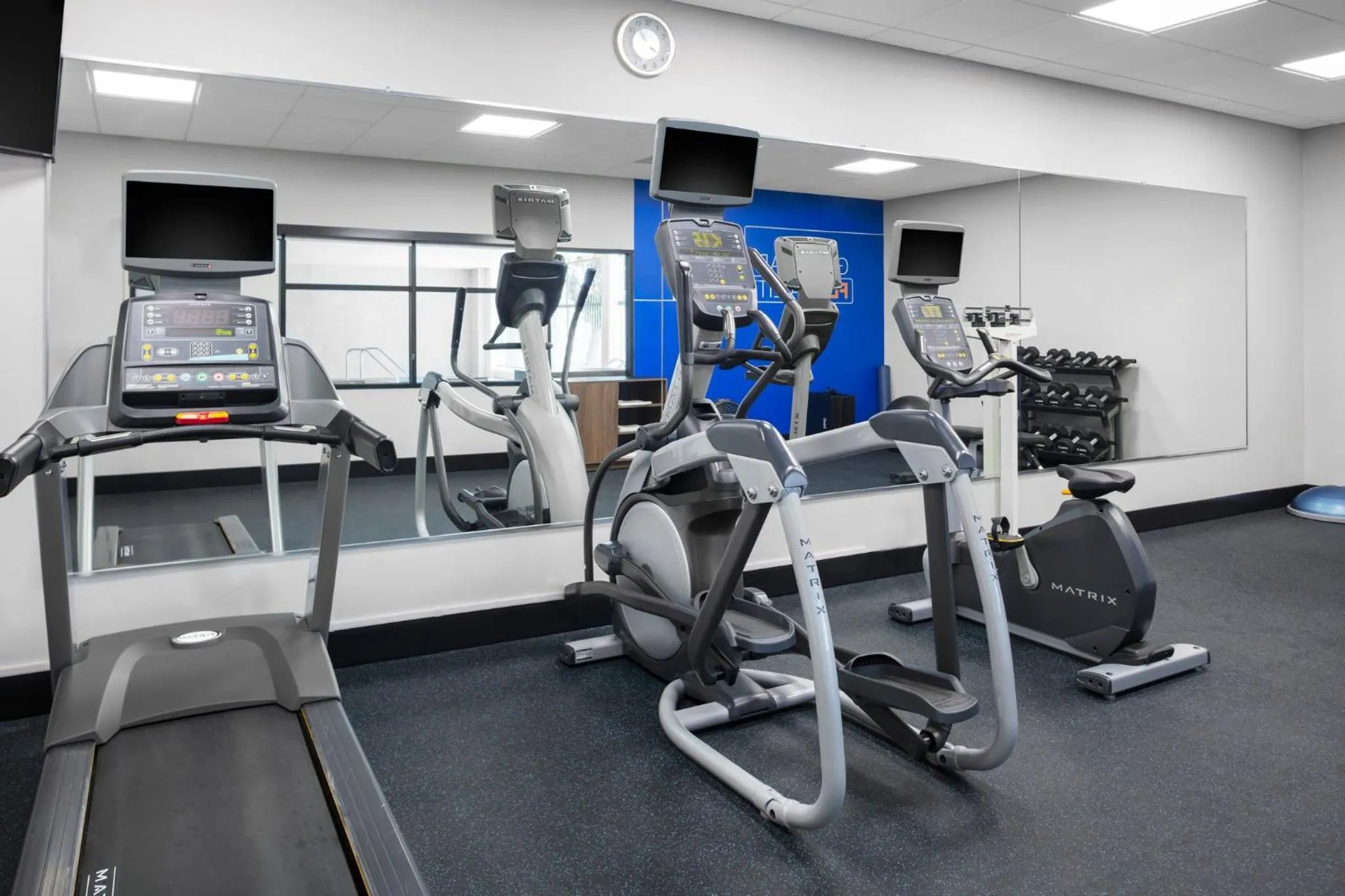 Fitness centre/facilities in Holiday Inn Express Hotel & Suites Hermosa Beach by IHG