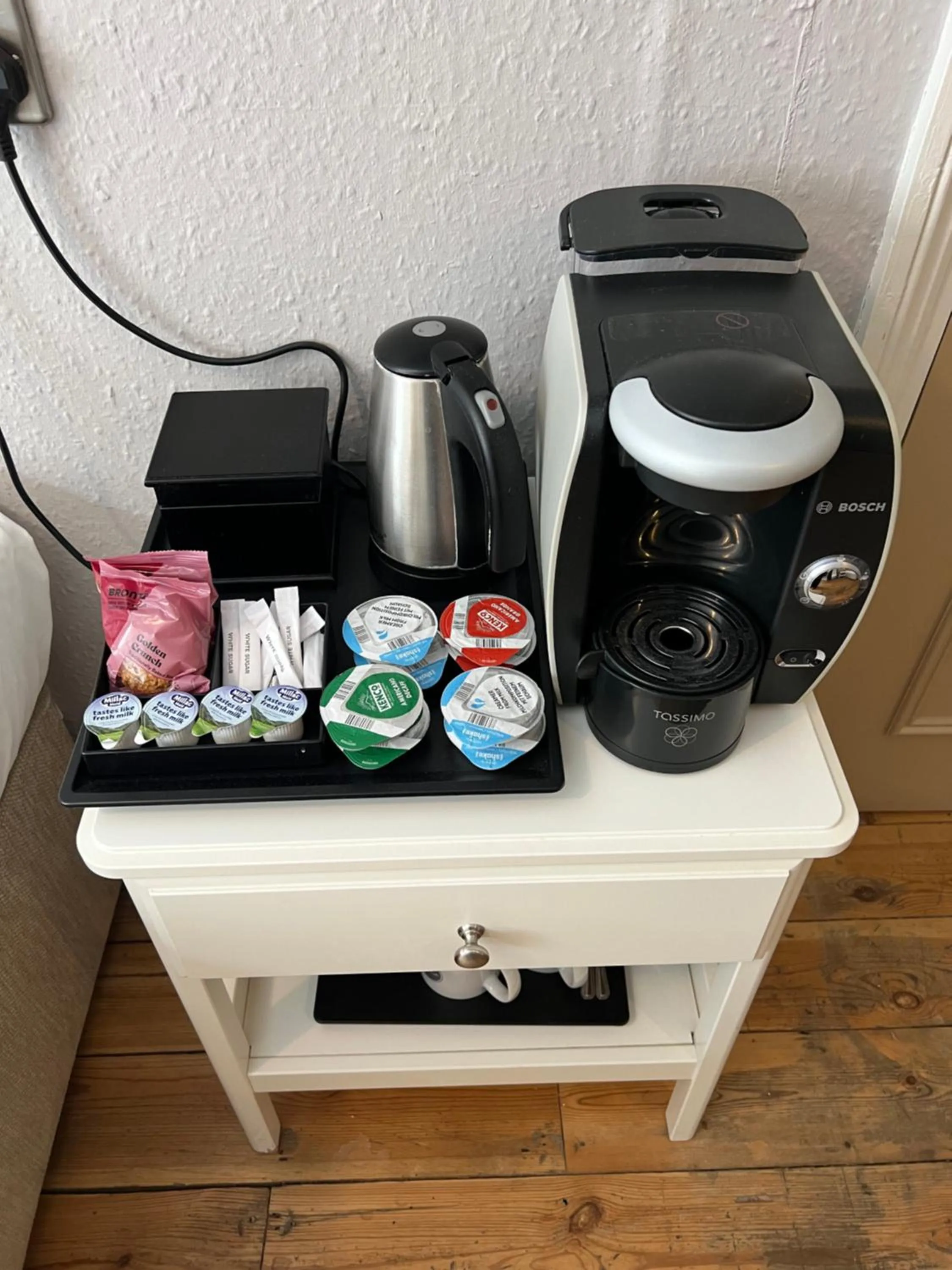 Coffee/tea facilities in White Horse
