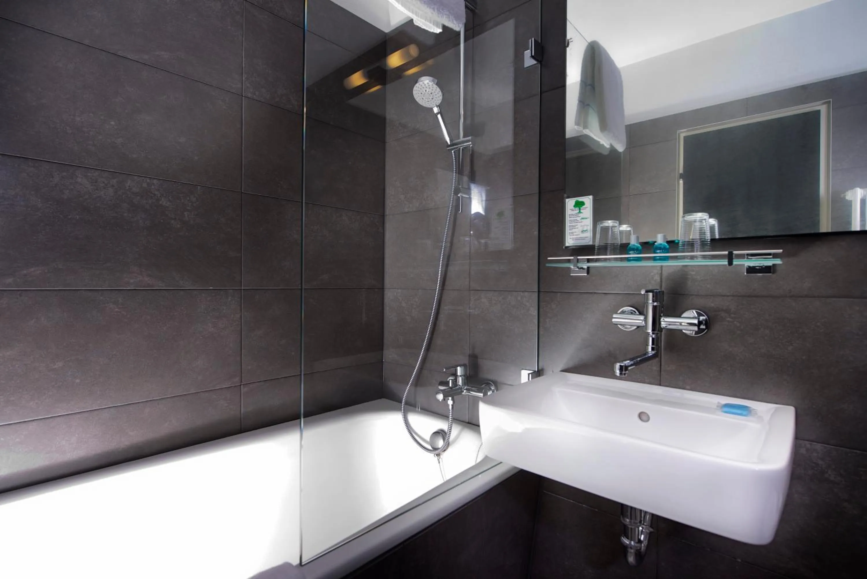 Bathroom in Hotel Excelsior Ludwigshafen