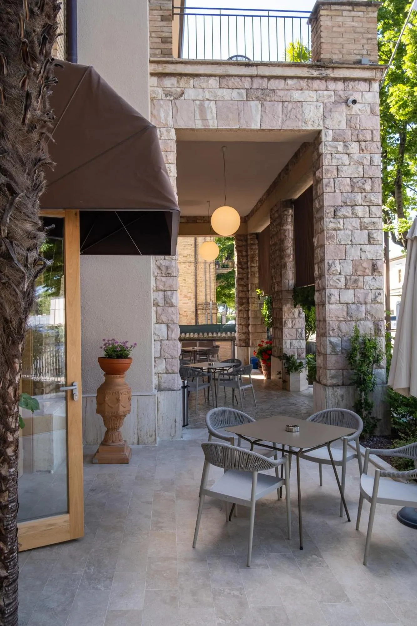 Property building in Hotel Moderno