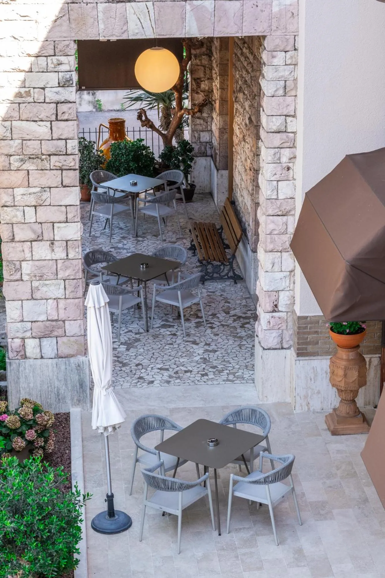 Property building in Hotel Moderno