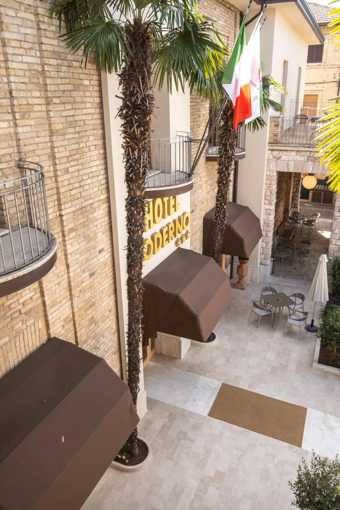 Patio in Hotel Moderno