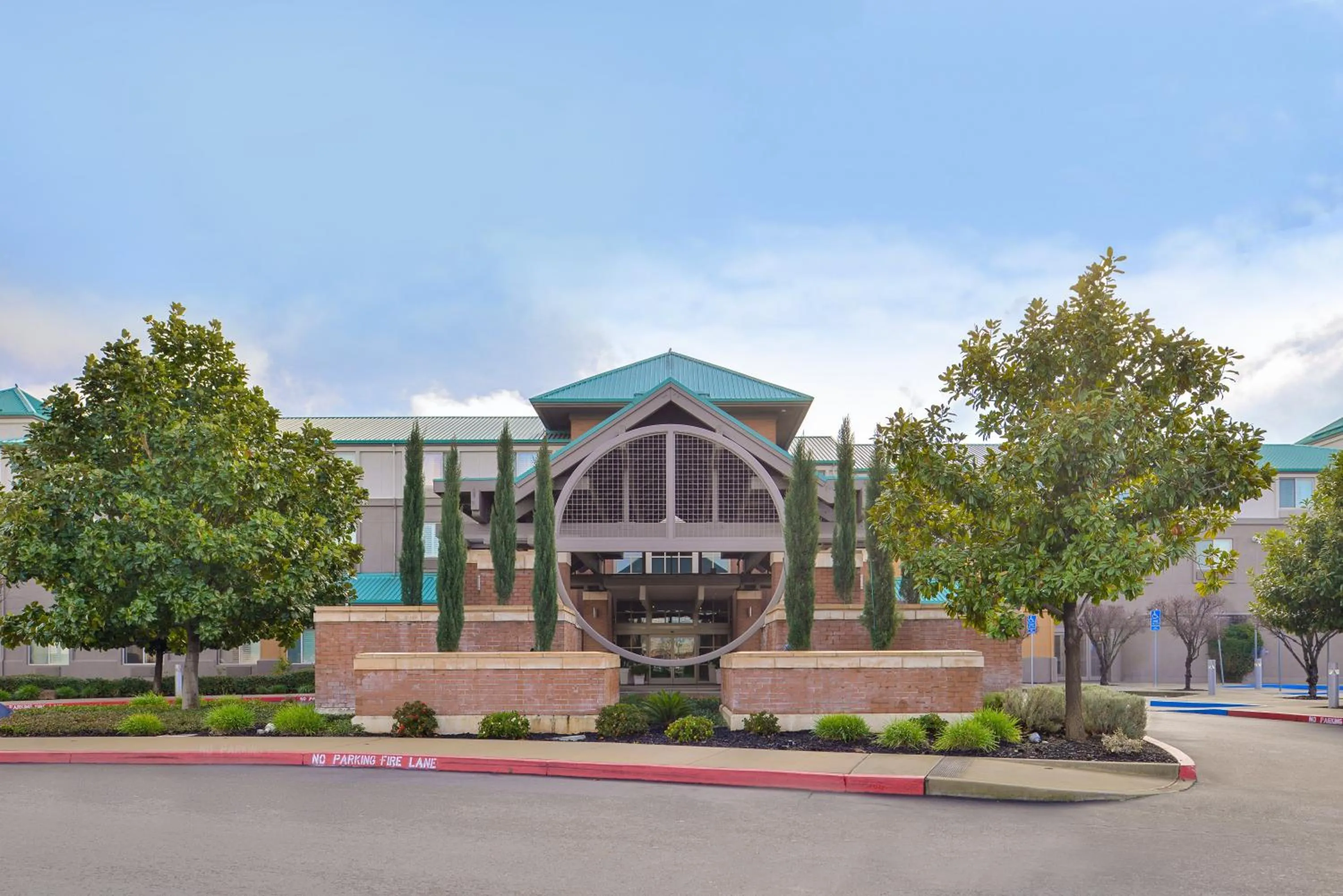 Property building in HOLIDAY INN EXPRESS & SUITES ELK GROVE CENTRAL - HWY 99 by IHG
