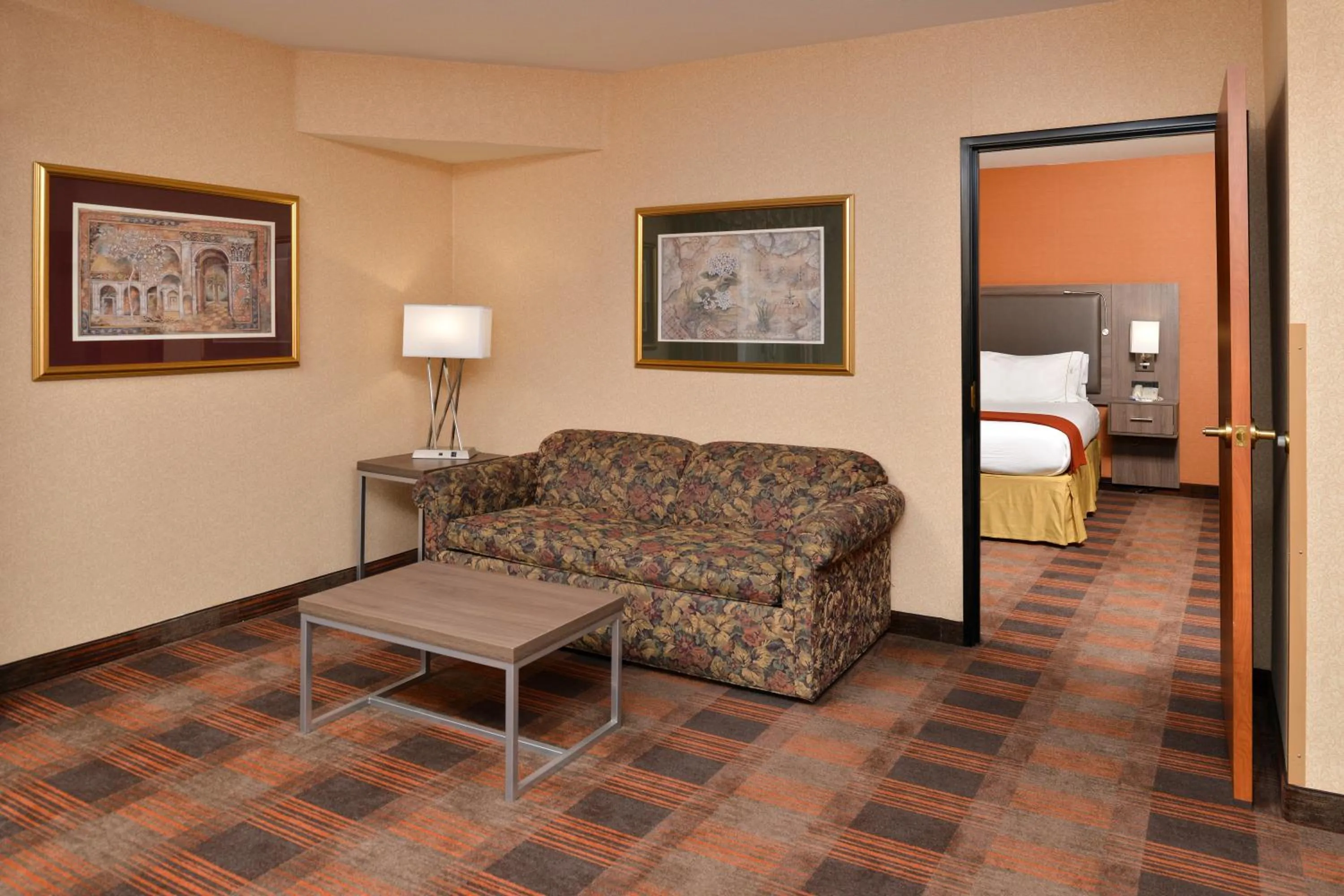 TV and multimedia, Bed in HOLIDAY INN EXPRESS & SUITES ELK GROVE CENTRAL - HWY 99 by IHG