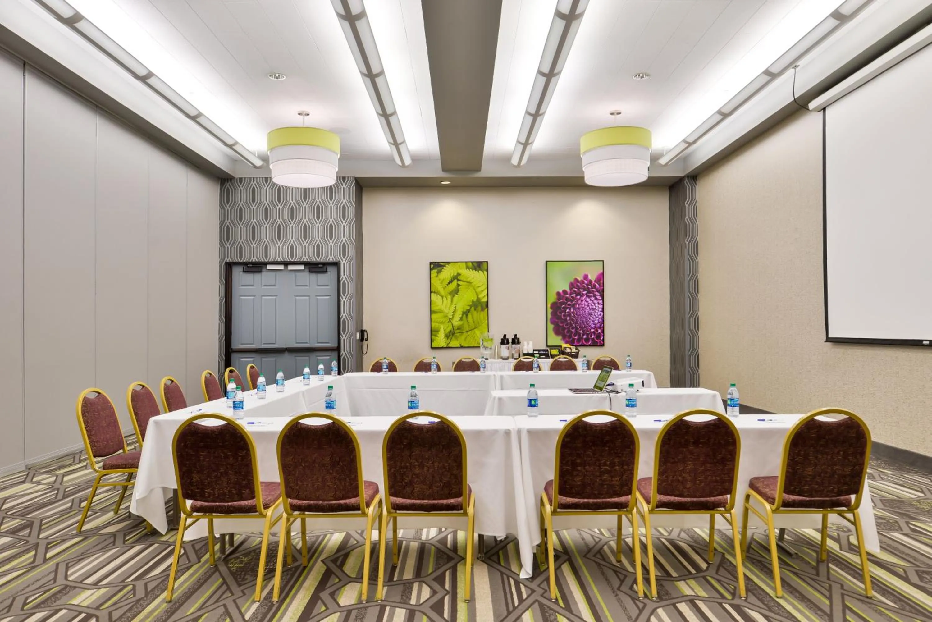 Meeting/conference room in HOLIDAY INN EXPRESS & SUITES ELK GROVE CENTRAL - HWY 99 by IHG