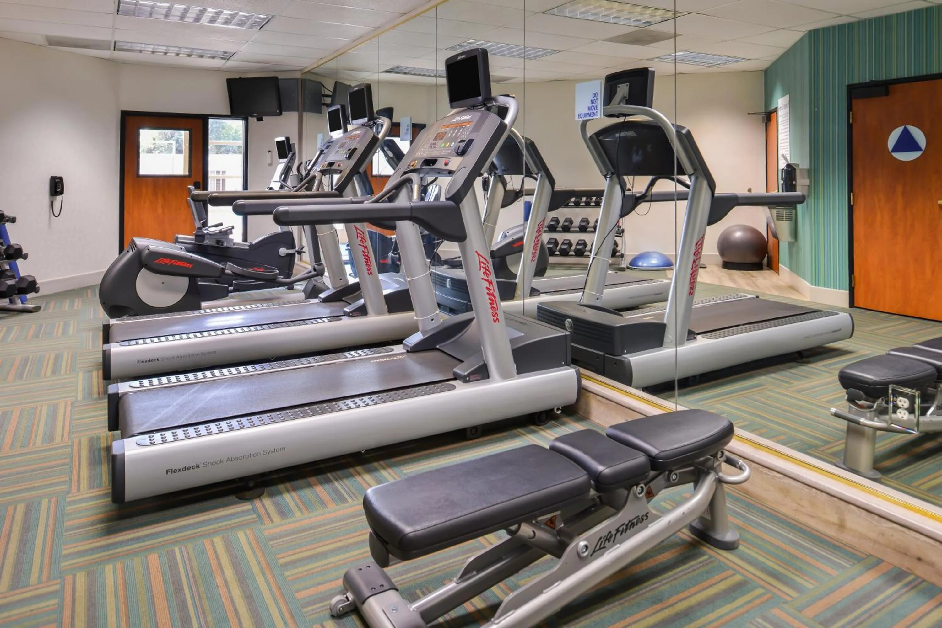 Fitness centre/facilities in HOLIDAY INN EXPRESS & SUITES ELK GROVE CENTRAL - HWY 99 by IHG