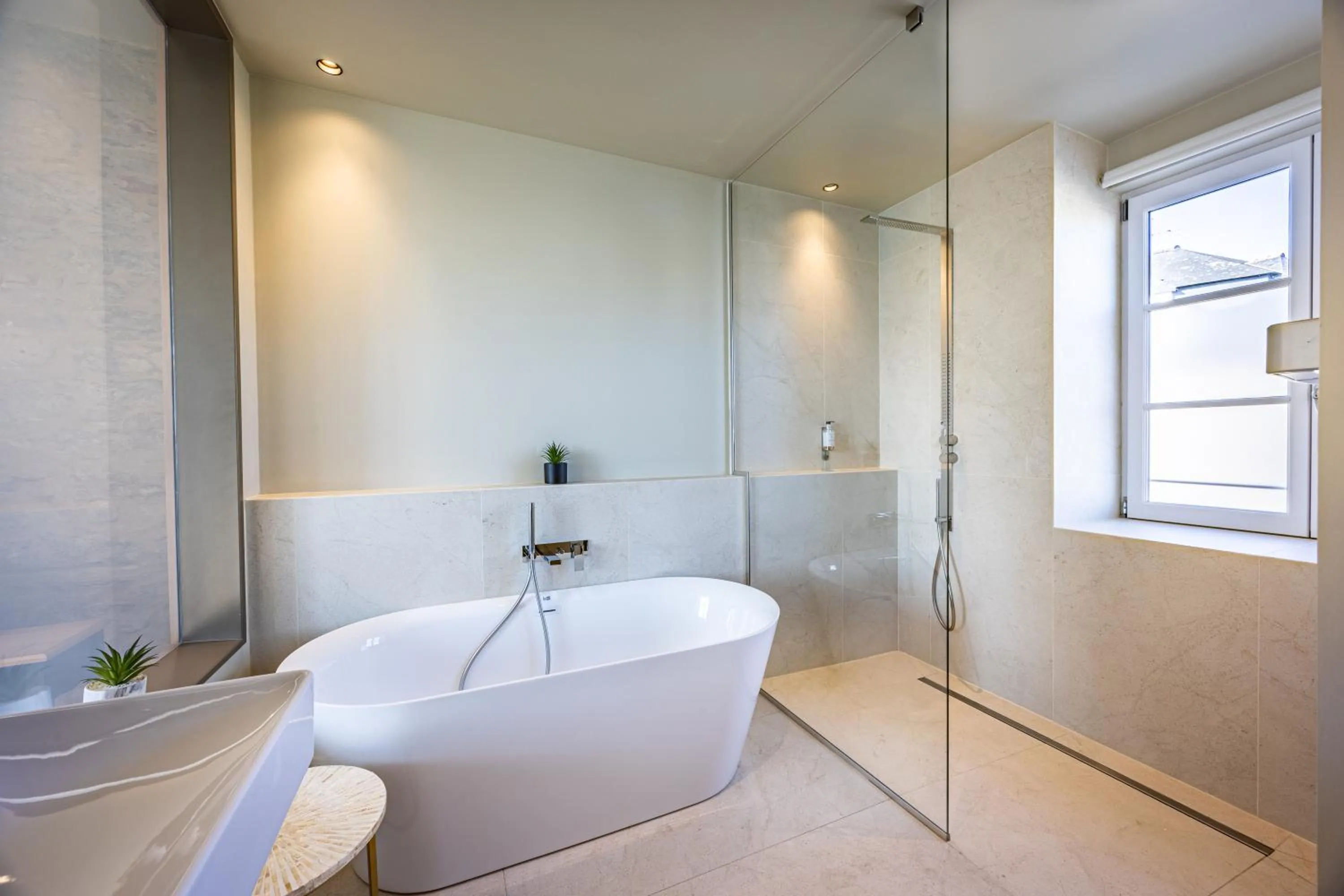 Shower in Restaurant Hotel Didier Méril