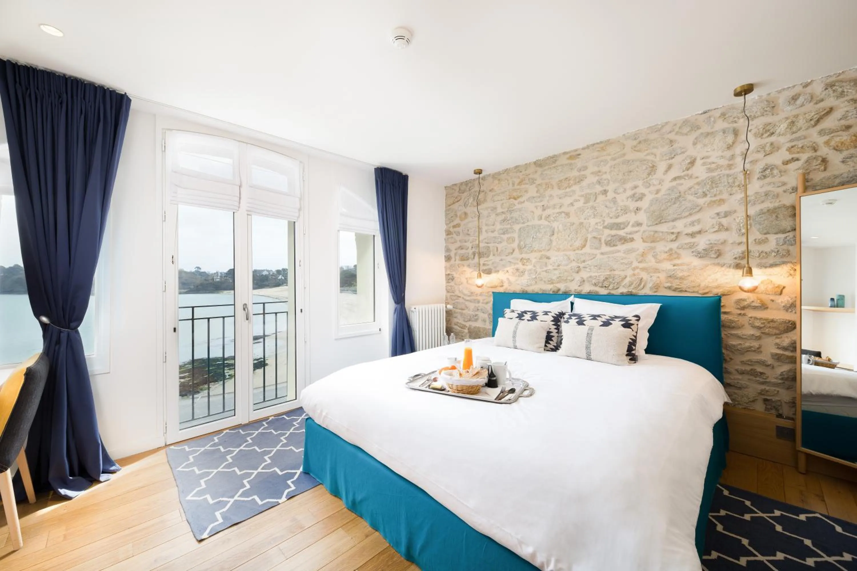 Bed in Restaurant Hotel Didier Méril