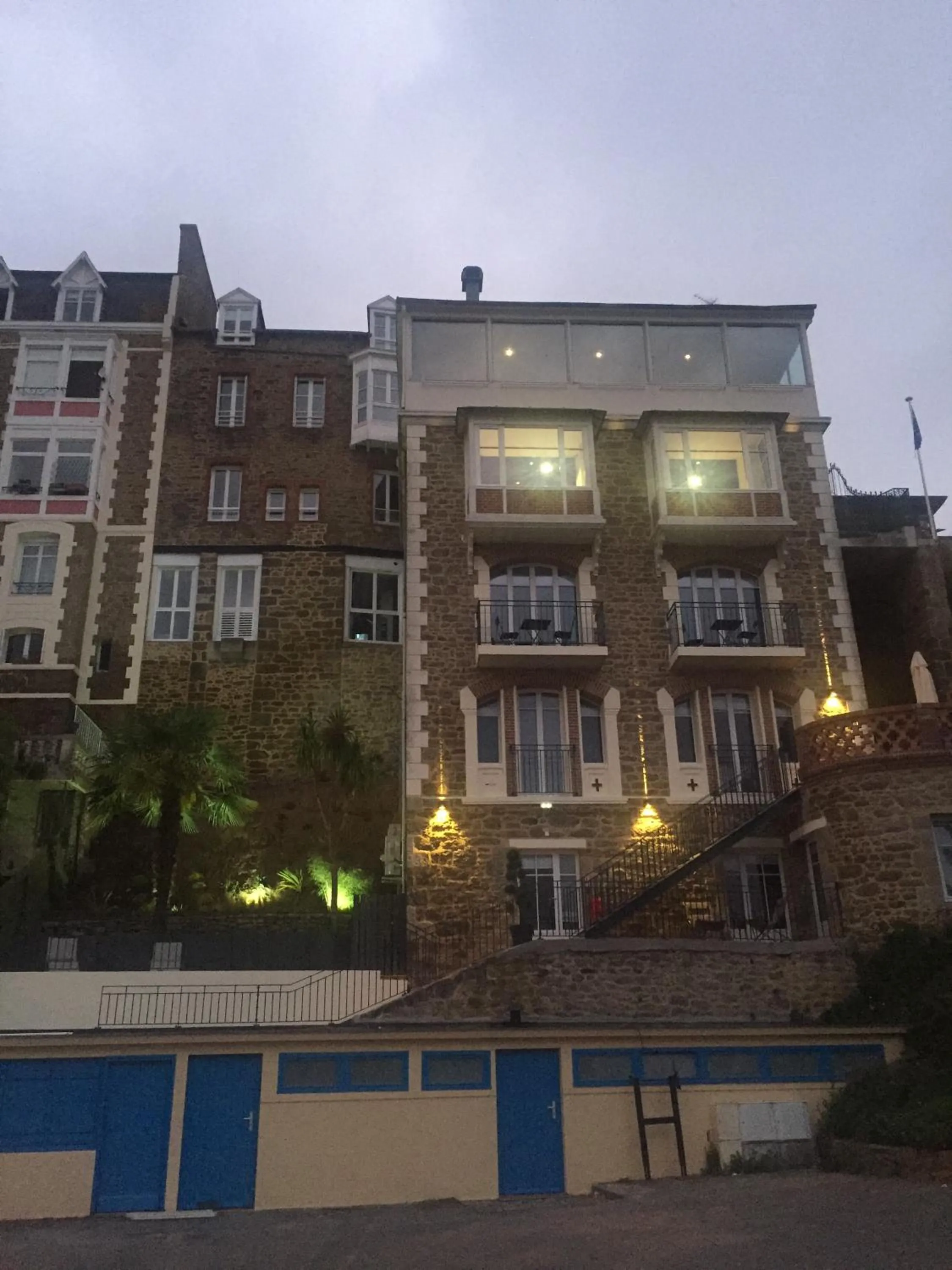 Property building in Restaurant Hotel Didier Méril