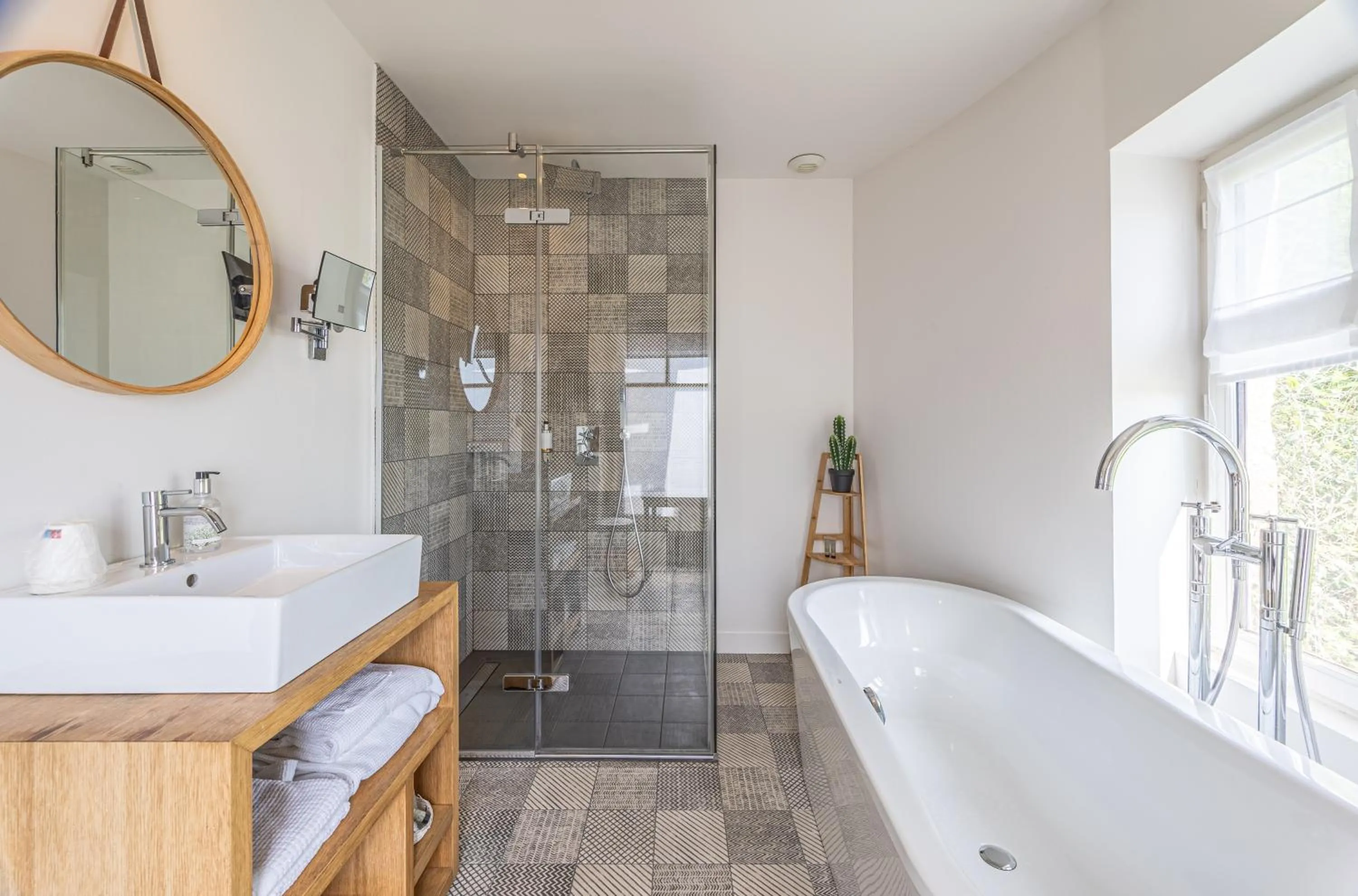 Shower in Restaurant Hotel Didier Méril