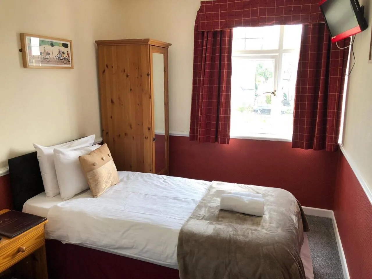 Bed in The Woolaston Inn