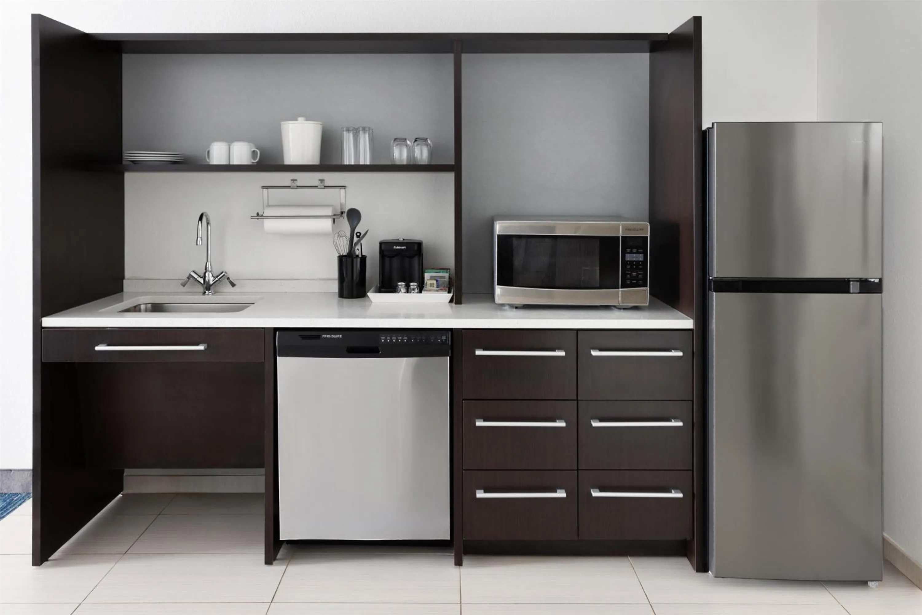 Kitchen or kitchenette in Home2 Suites by Hilton Greenville Downtown