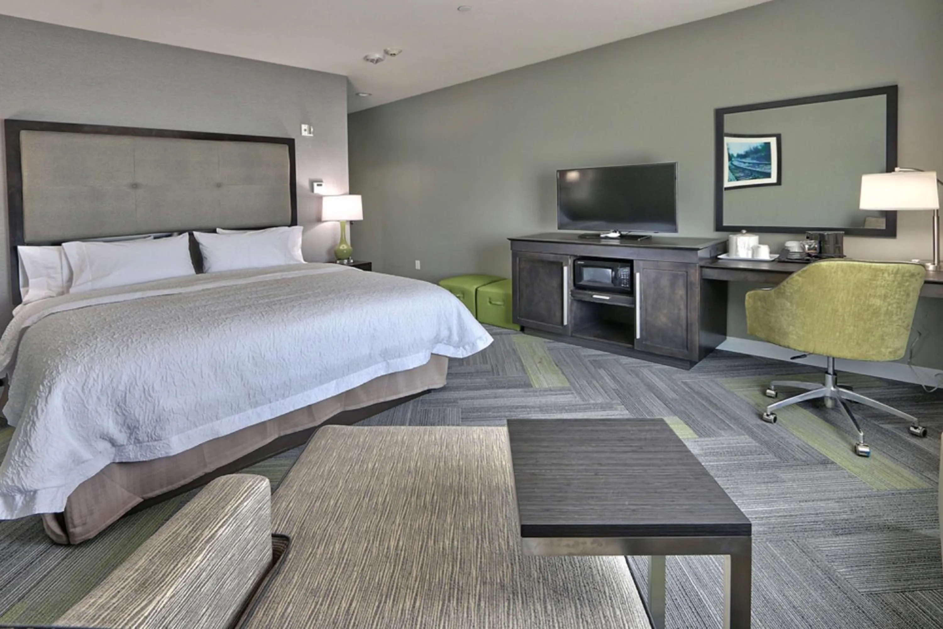 Bedroom, Bed in Hampton Inn & Suites Guthrie, OK