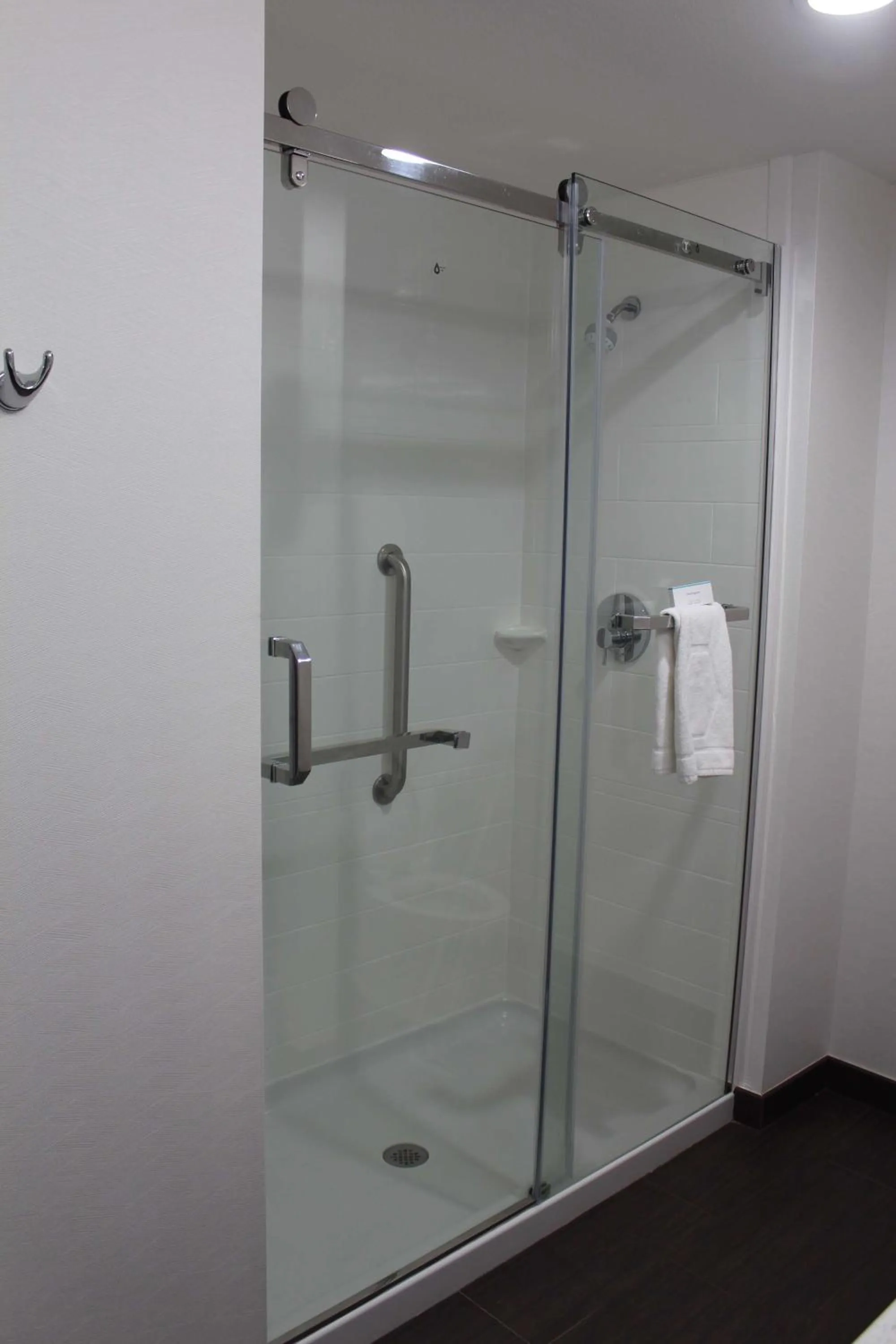 Bathroom in Hampton Inn & Suites Guthrie, OK