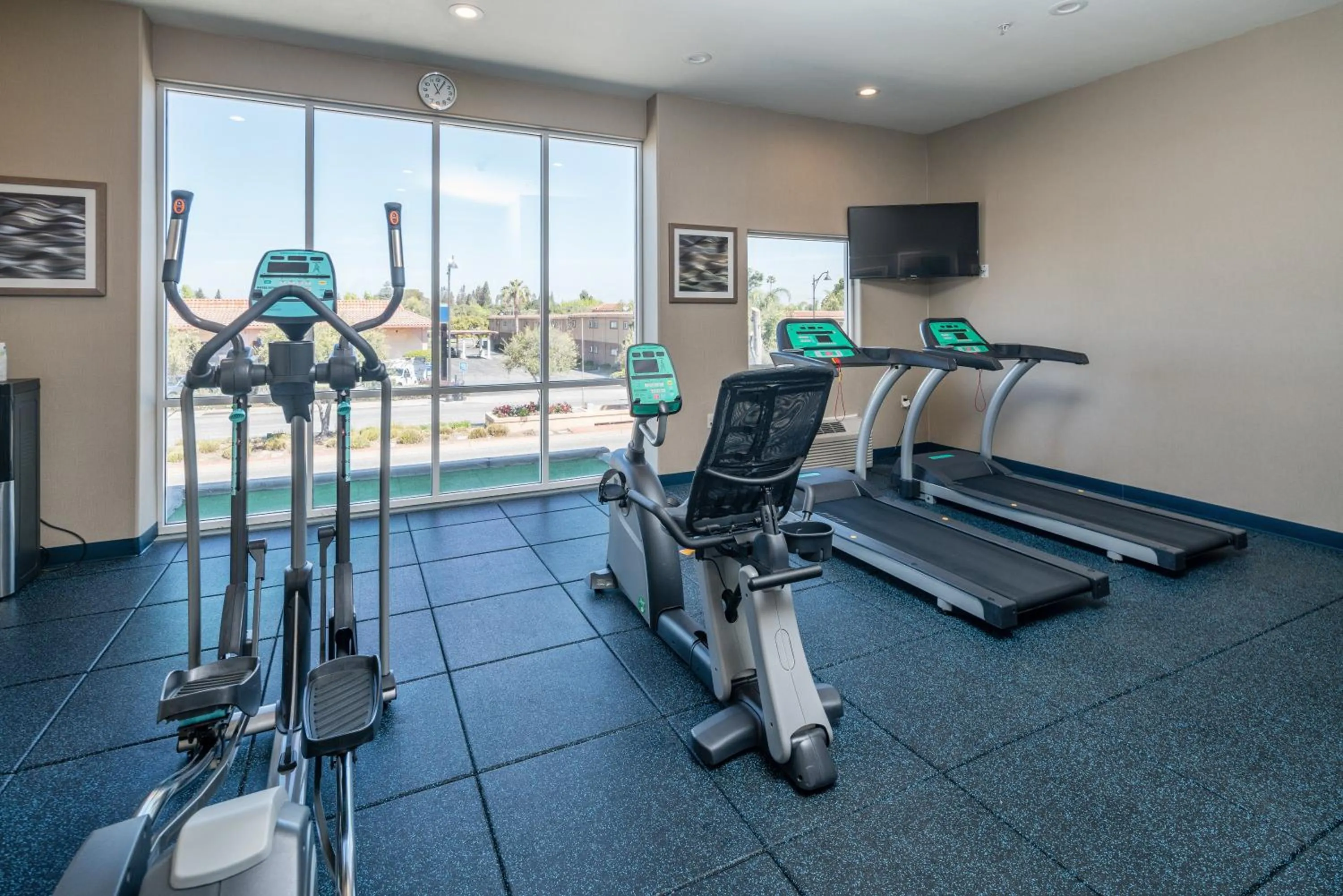 Fitness centre/facilities in Holiday Inn Express & Suites Santa Clara by IHG
