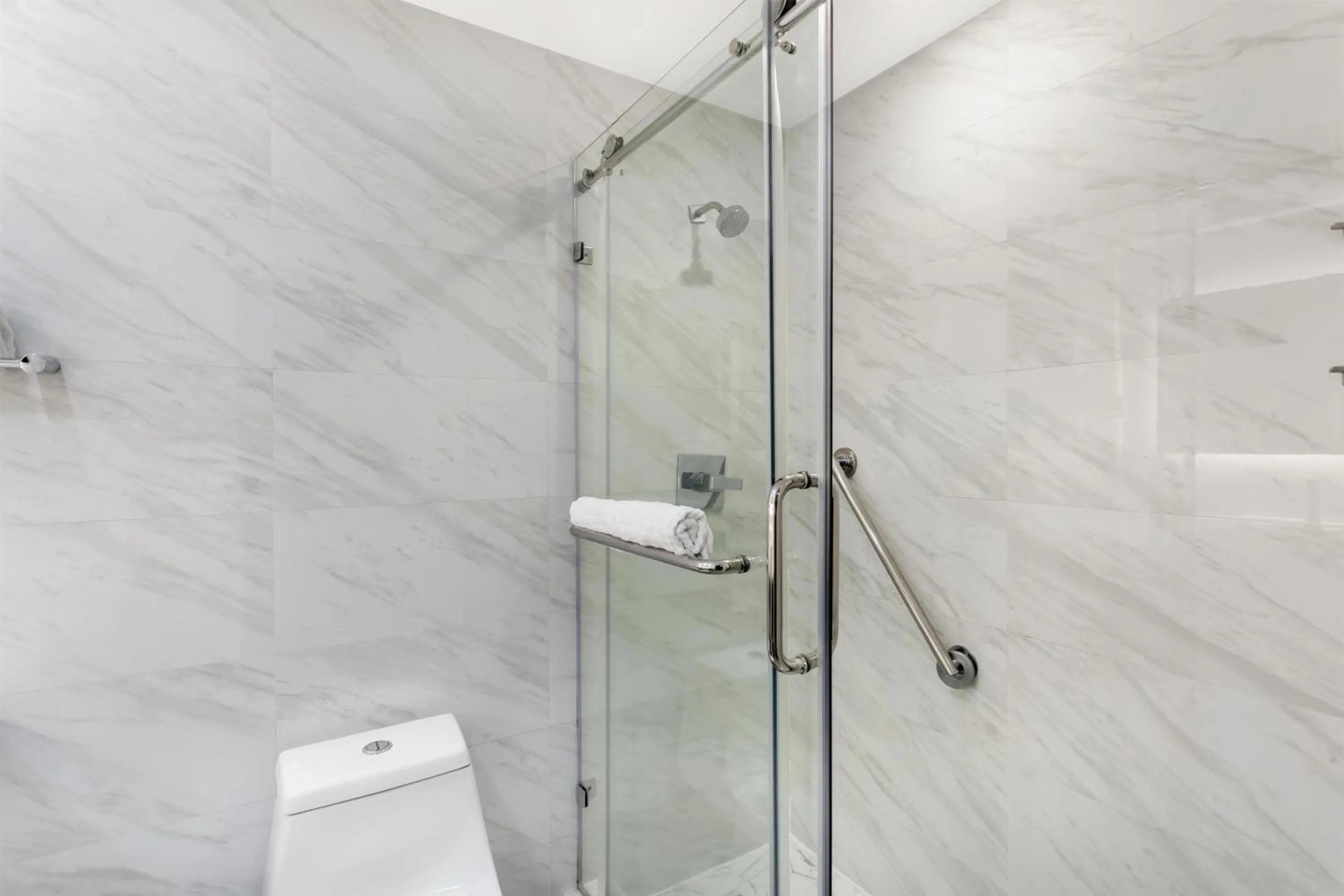 Bathroom in Best Western Historic Bayfront