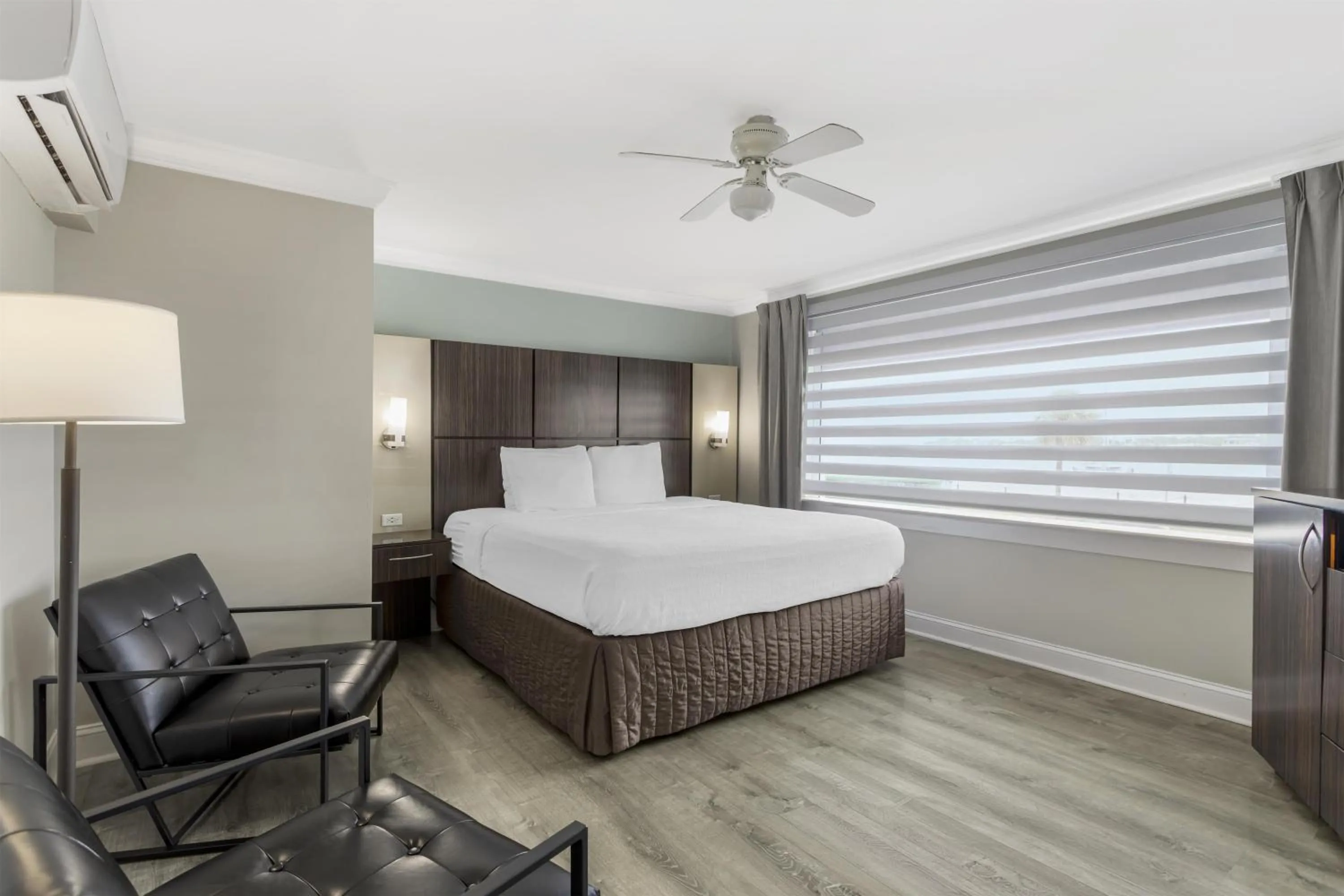 Bedroom, Bed in Best Western Historic Bayfront