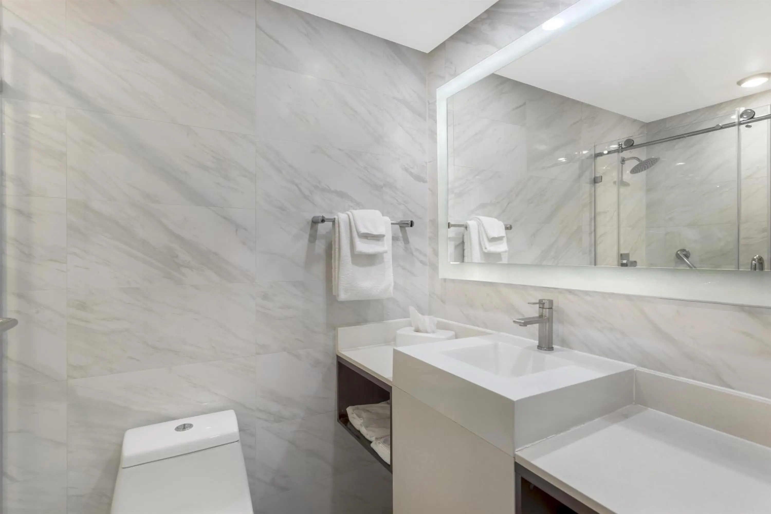 Bathroom in Best Western Historic Bayfront