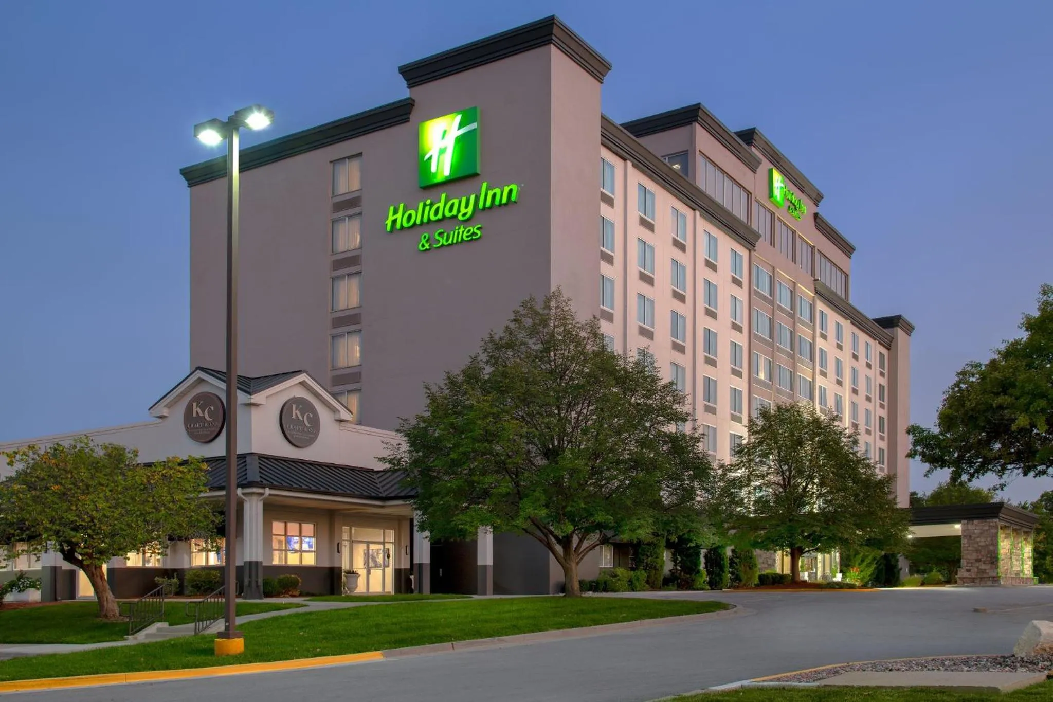 Property building in Holiday Inn Hotel & Suites Overland Park-West by IHG