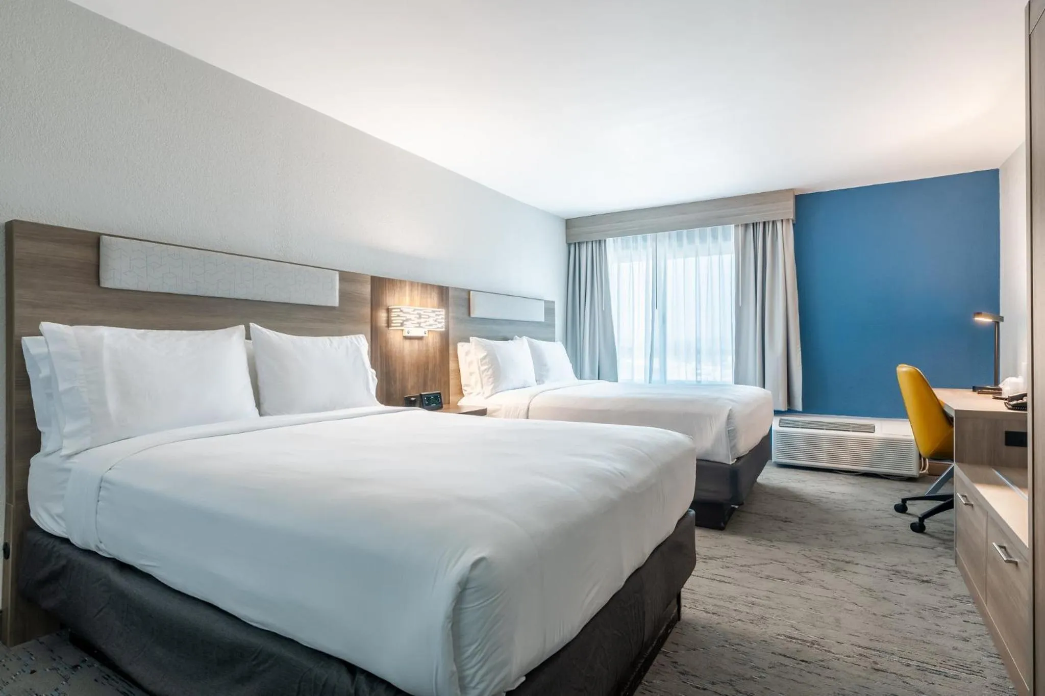 Photo of the whole room, Bed in Holiday Inn Express Van Nuys by IHG