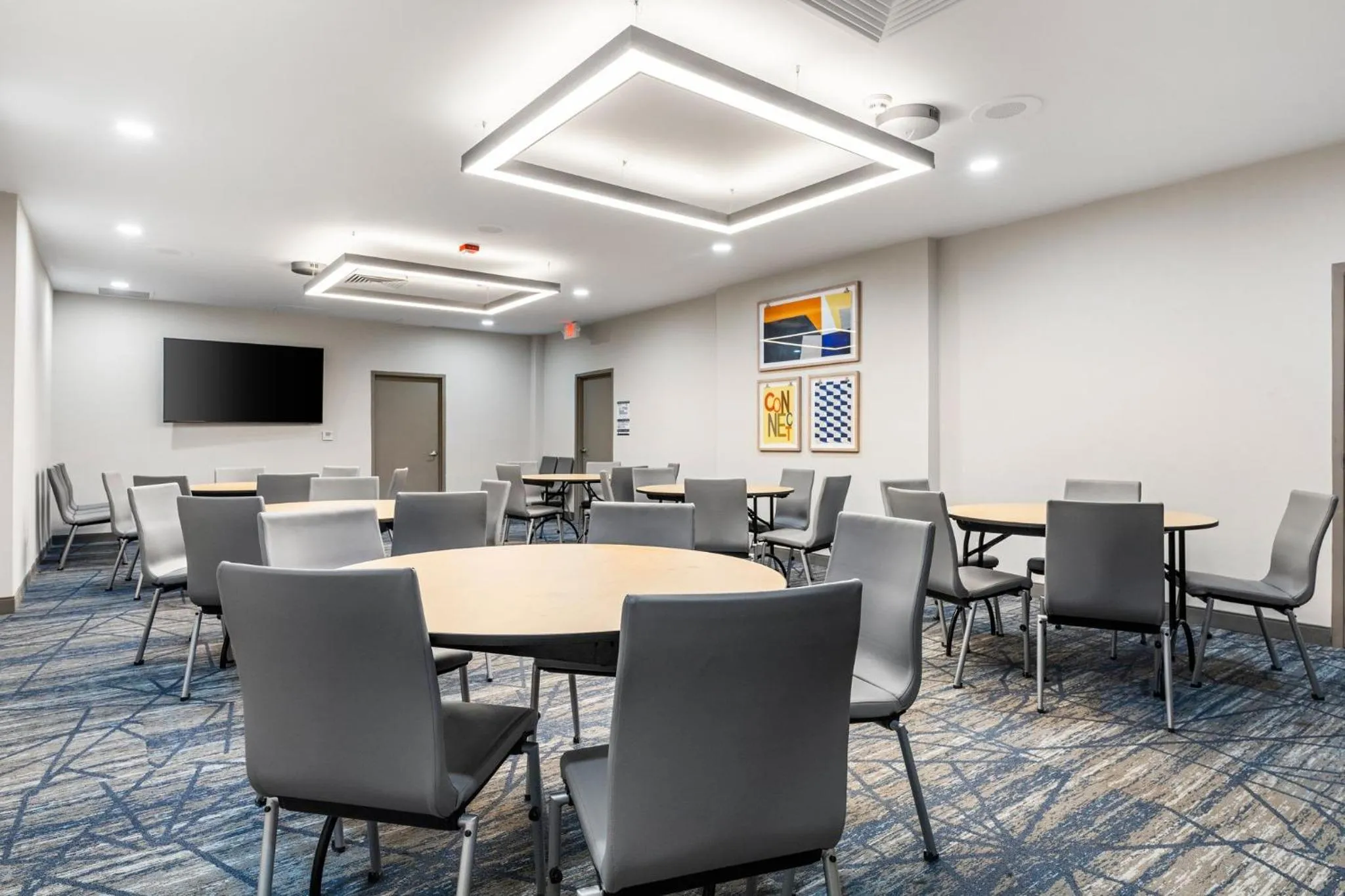 Meeting/conference room in Holiday Inn Express Van Nuys by IHG