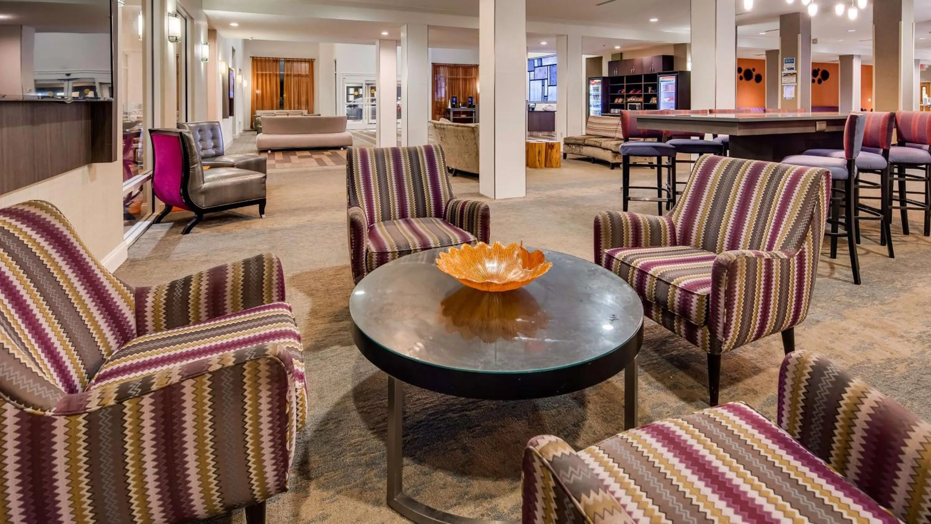 Lobby or reception in Best Western Premier I-95 Savannah Airport/ Pooler West