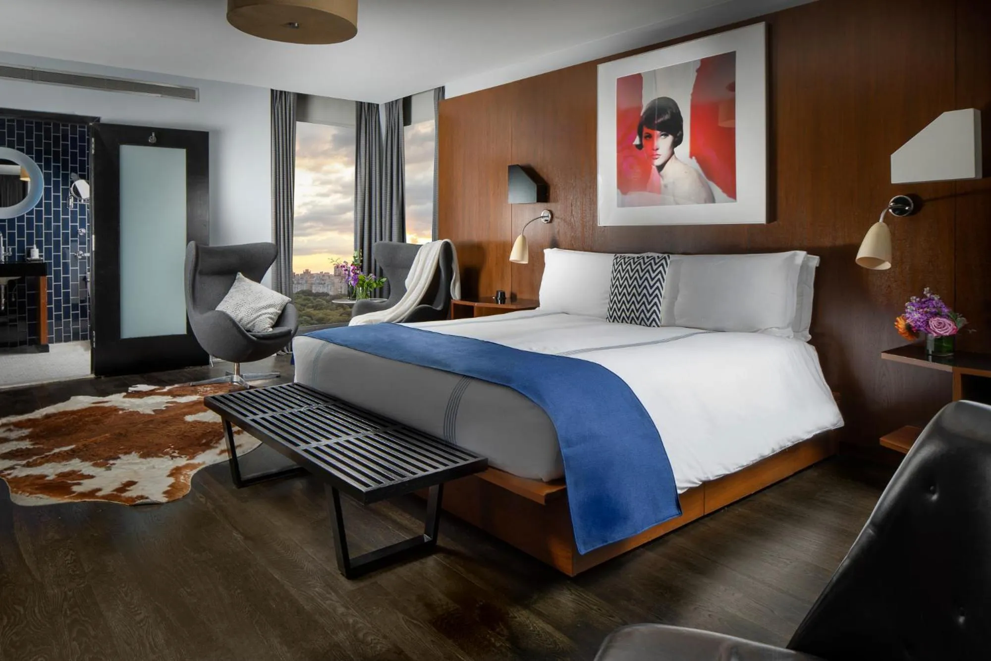 Photo of the whole room in 6 Columbus Central Park Hotel