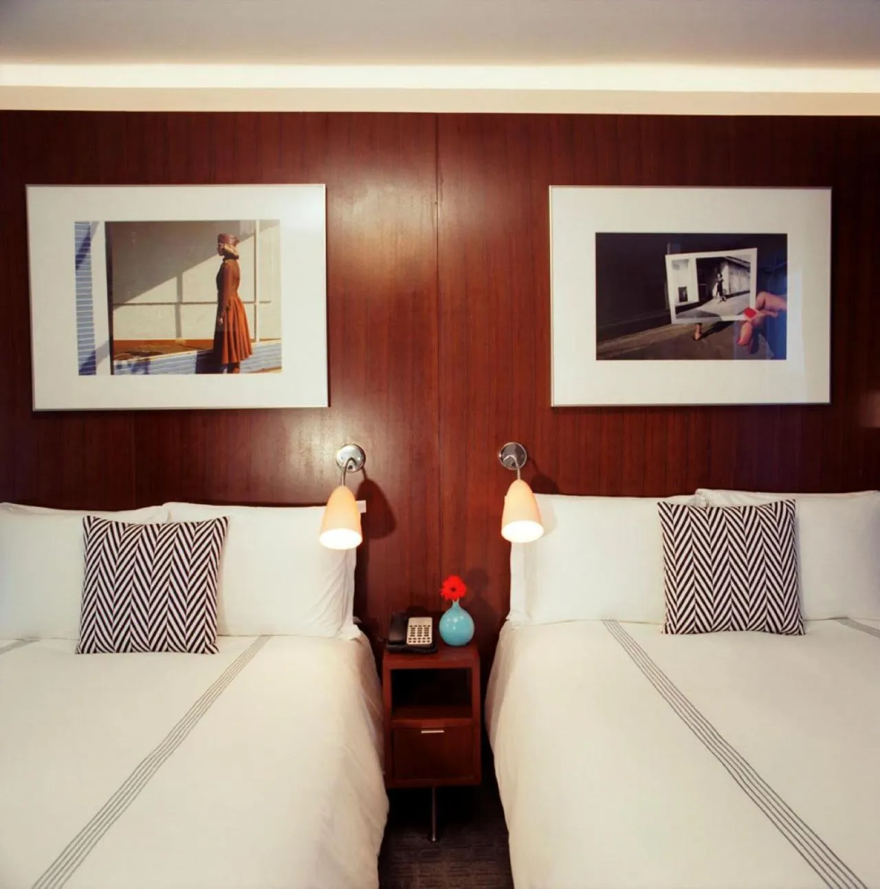 Bed in 6 Columbus Central Park Hotel