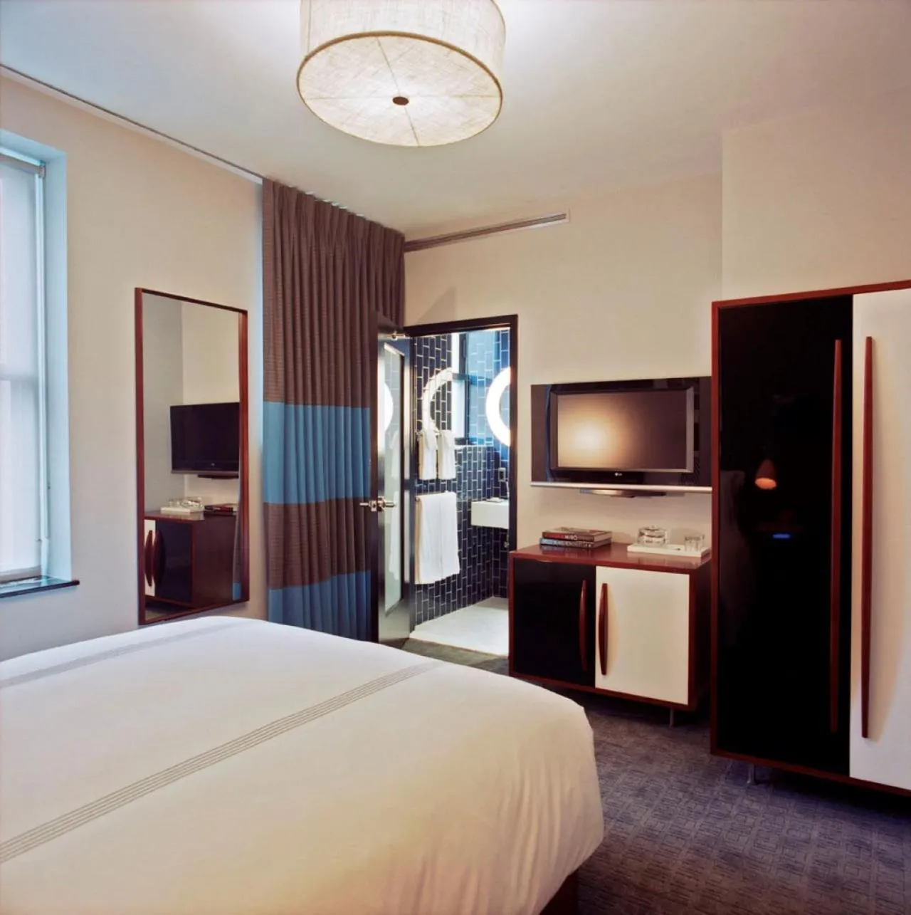 Bedroom in 6 Columbus Central Park Hotel