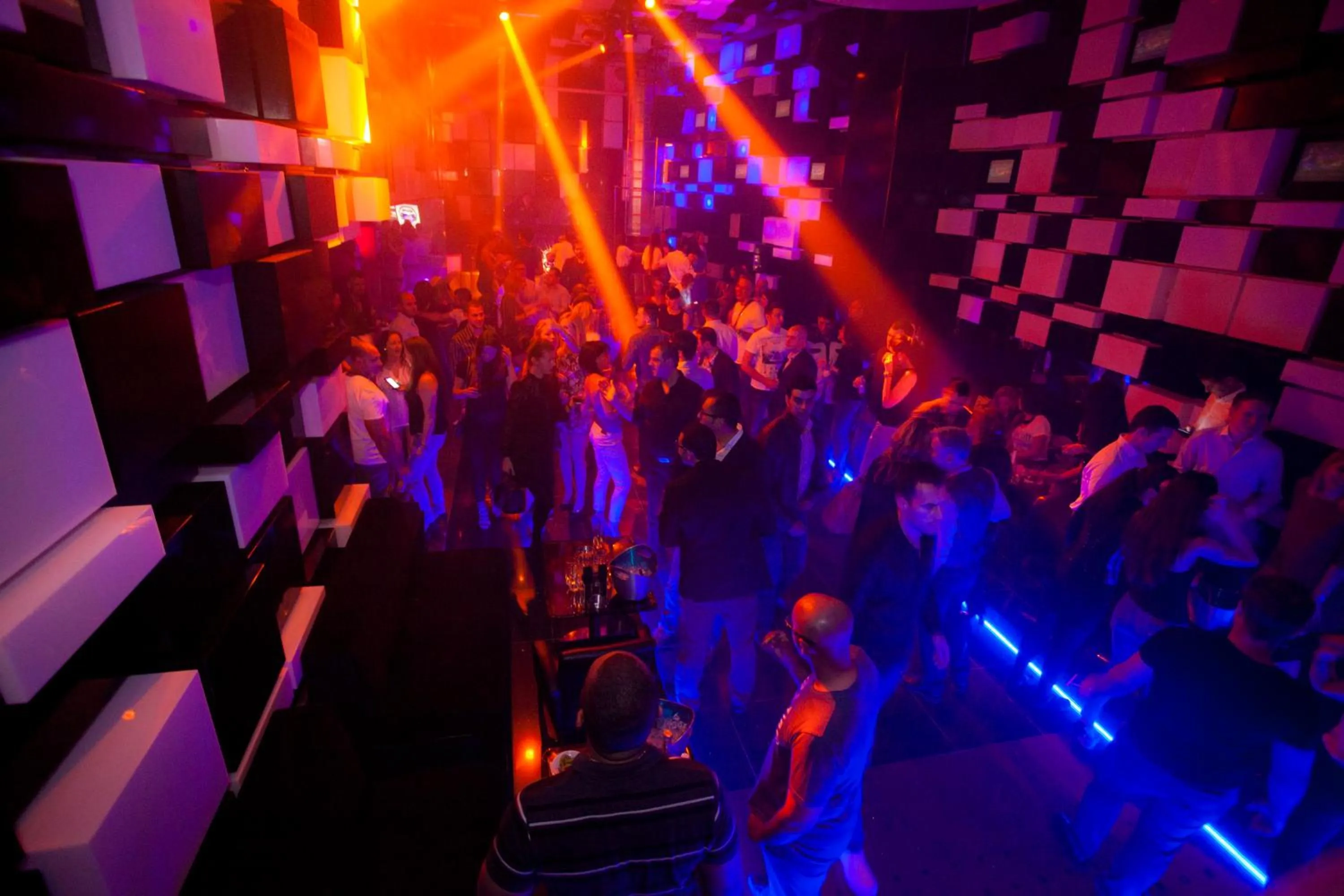 Nightclub / DJ in Social Hotel